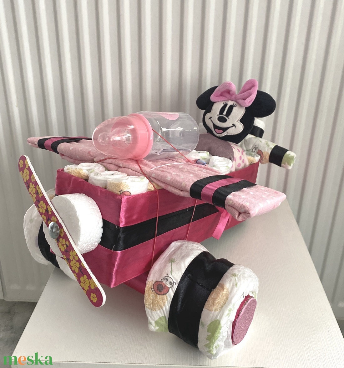   Minnie repülő pelenkatorta,2-5 kg pelenkatorony, babaváró csomagf - baba - mama - pelenkázó, babafürdető kellékek - pelenkatorta - Meska.hu