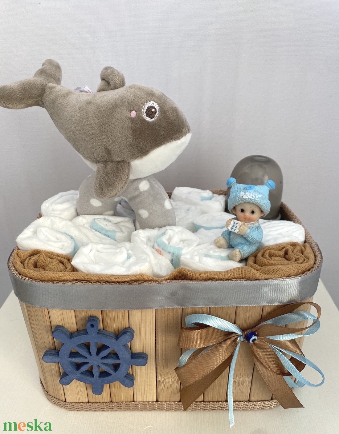Kis bálna baba box, pelenkatorta, 4-8 kg pelenkatorony, babaváró csomag - ékszer - gyűrű - gyöngyös gyűrű - Meska.hu