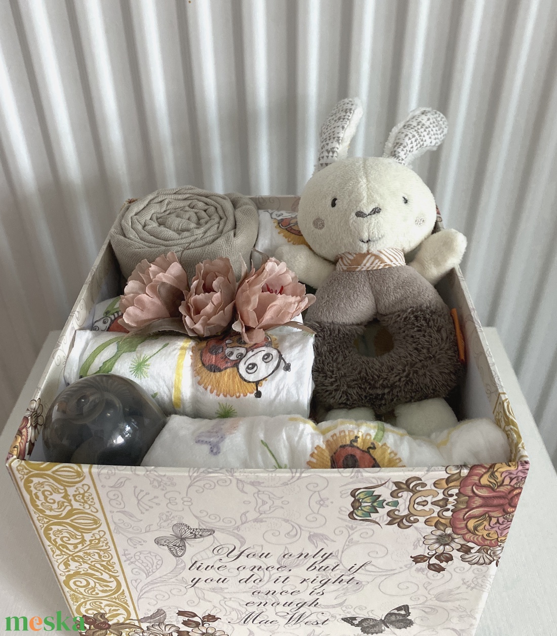 Újszülött ajándék pelenkatorta , 2-5 kg pelenkatorony, babaváró csomag - játék & sport - babalátogató ajándékcsomag - Meska.hu