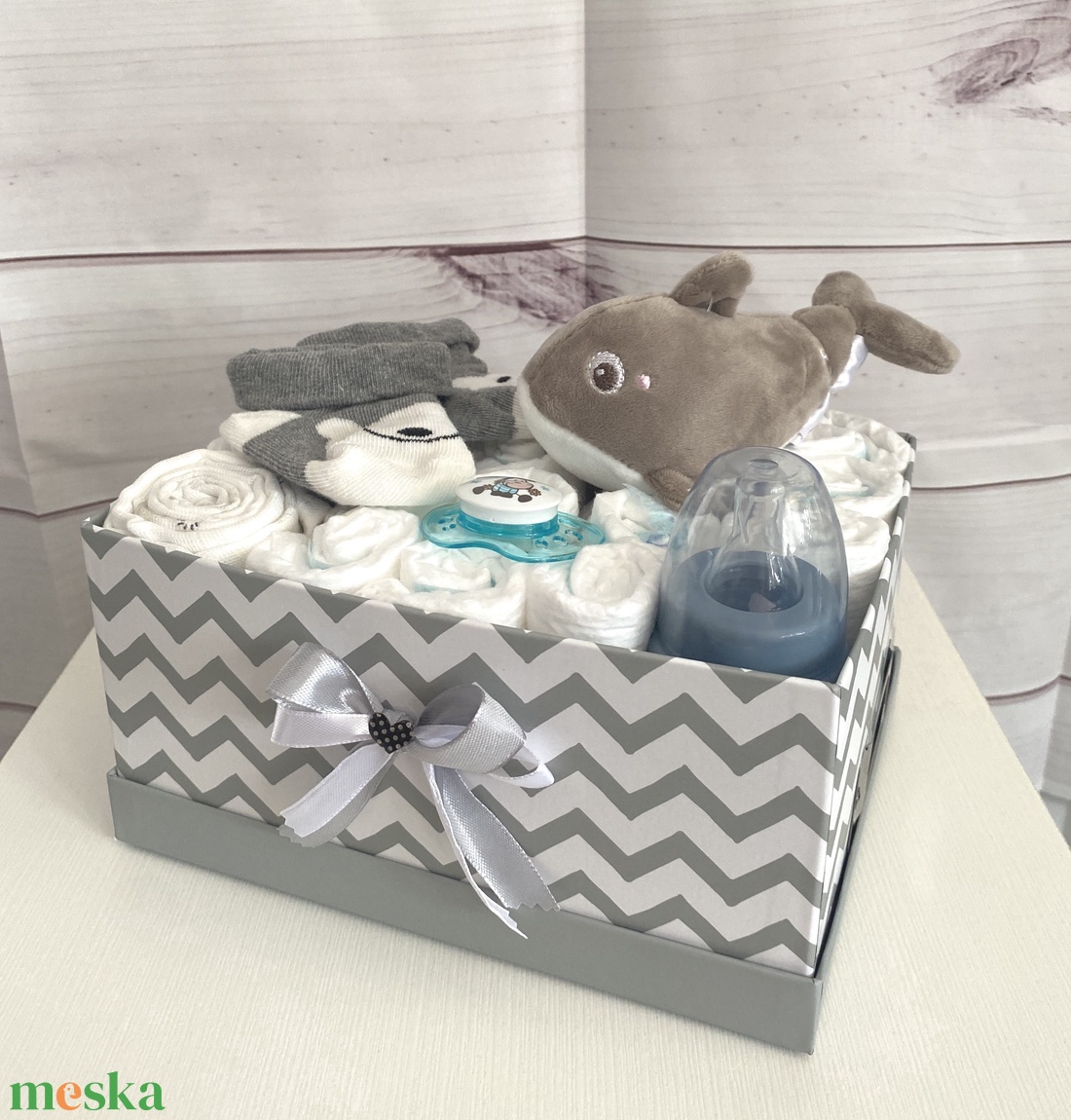 Baba box,  pelenkatorta 2-5 kg, pelenka doboz, babaváró csomag - játék & sport - babalátogató ajándékcsomag - Meska.hu