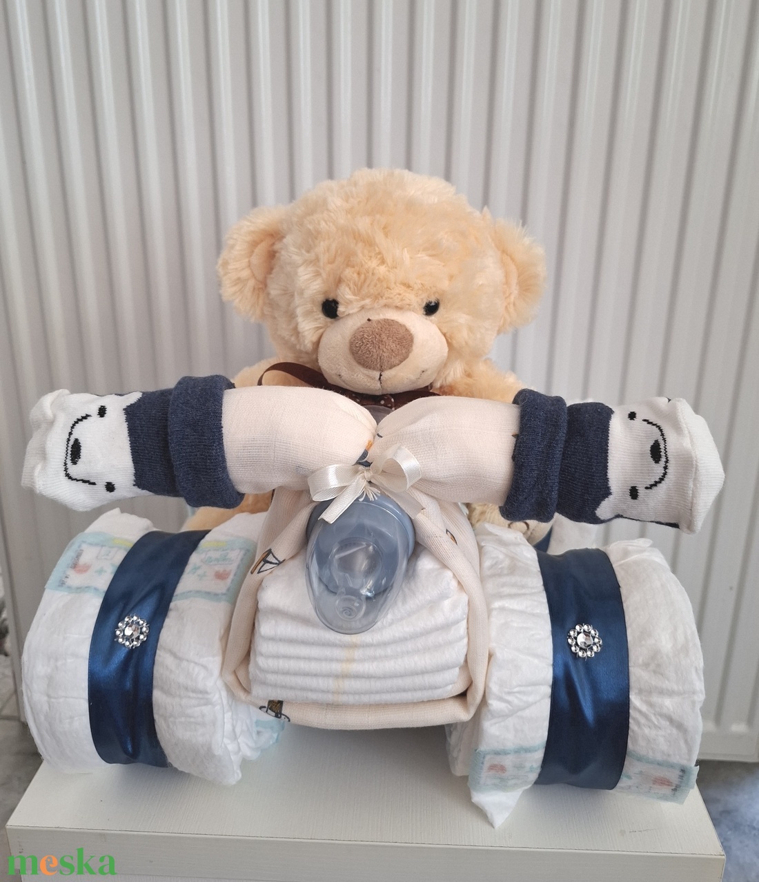 Mackó Quad autó pelenkatorta, 2-5 kg pelenkatorony, babaváró csomag - játék & sport - babalátogató ajándékcsomag - Meska.hu Mackó Quad autó pelenkatorta, 2-5 kg pelenkatorony, babaváró csomag - játék & sport - babalátogató ajándékcsomag - Meska.hu