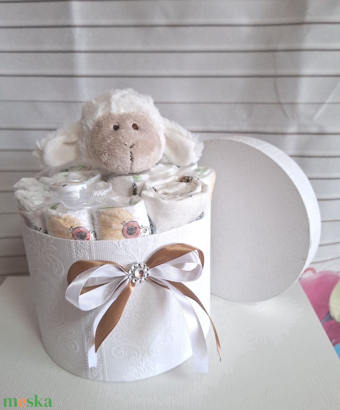 Bárány bölcső pelenkata 2-5 kg, pelenkatorony, babaváró csomag - játék & sport - babalátogató ajándékcsomag - Meska.hu Bárány bölcső pelenkata 2-5 kg, pelenkatorony, babaváró csomag - játék & sport - babalátogató ajándékcsomag - Meska.hu