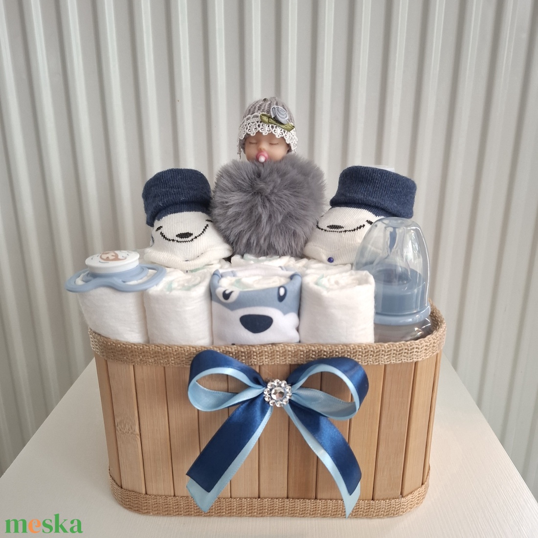 Tipegő baba box, pelenkatorta 3-6kg pelenkatorony, babaváró csomag - játék & sport - babalátogató ajándékcsomag - Meska.hu Tipegő baba box, pelenkatorta 3-6kg pelenkatorony, babaváró csomag - játék & sport - babalátogató ajándékcsomag - Meska.hu