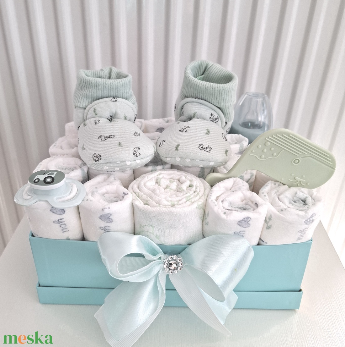 Tipegő pelenkatorta, 2-5 kg pelenkatorony, babaváró csomag - baba - mama - babalátogató ajándékcsomag - Meska.hu