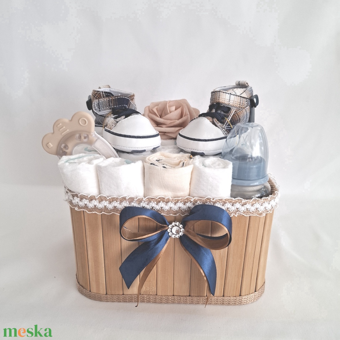 Kis cipő baba box, pelenkatorta 4-8kg pelenkatorony, babaváró csomag - játék & sport - babalátogató ajándékcsomag - Meska.hu Kis cipő baba box, pelenkatorta 4-8kg pelenkatorony, babaváró csomag - játék & sport - babalátogató ajándékcsomag - Meska.hu