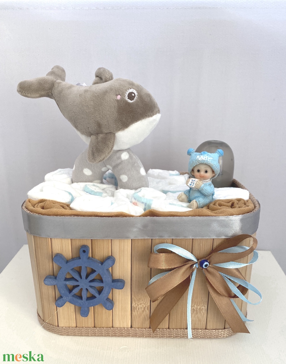 Delfin baba box, pelenkatorta, 3-6kg pelenkatorony, babaváró csomag, kelengye - játék & sport - babalátogató ajándékcsomag - Meska.hu Delfin baba box, pelenkatorta, 3-6kg pelenkatorony, babaváró csomag, kelengye - játék & sport - babalátogató ajándékcsomag - Meska.hu