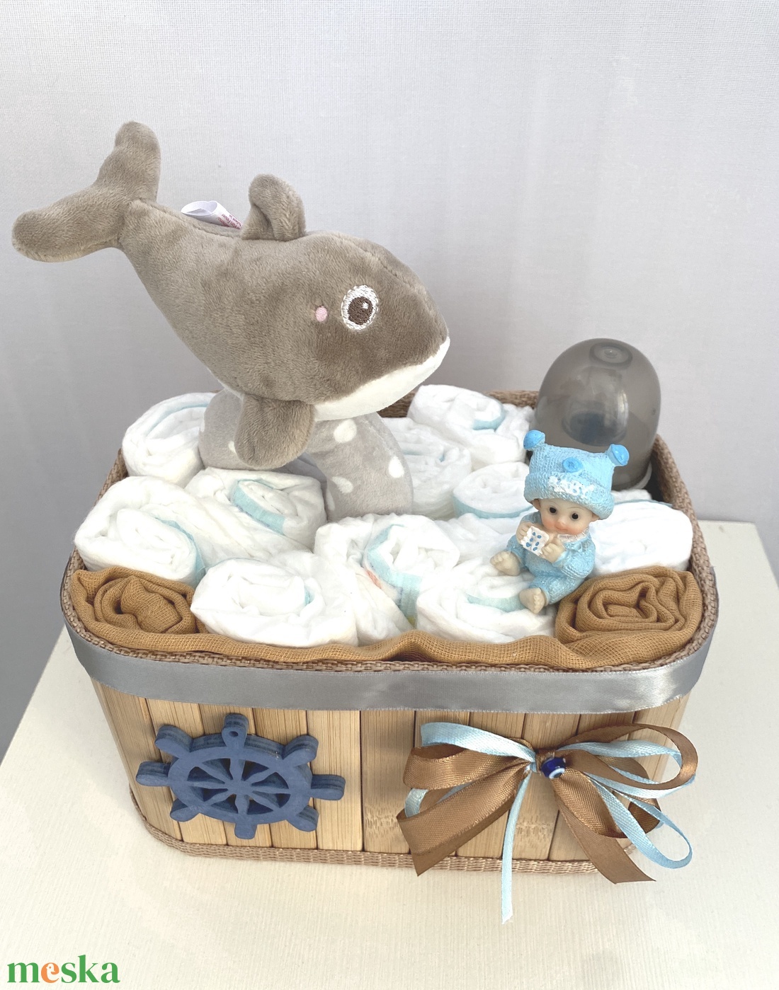 Delfin baba box, pelenkatorta, 3-6kg pelenkatorony, babaváró csomag, kelengye - játék & sport - babalátogató ajándékcsomag - Meska.hu Delfin baba box, pelenkatorta, 3-6kg pelenkatorony, babaváró csomag, kelengye - játék & sport - babalátogató ajándékcsomag - Meska.hu