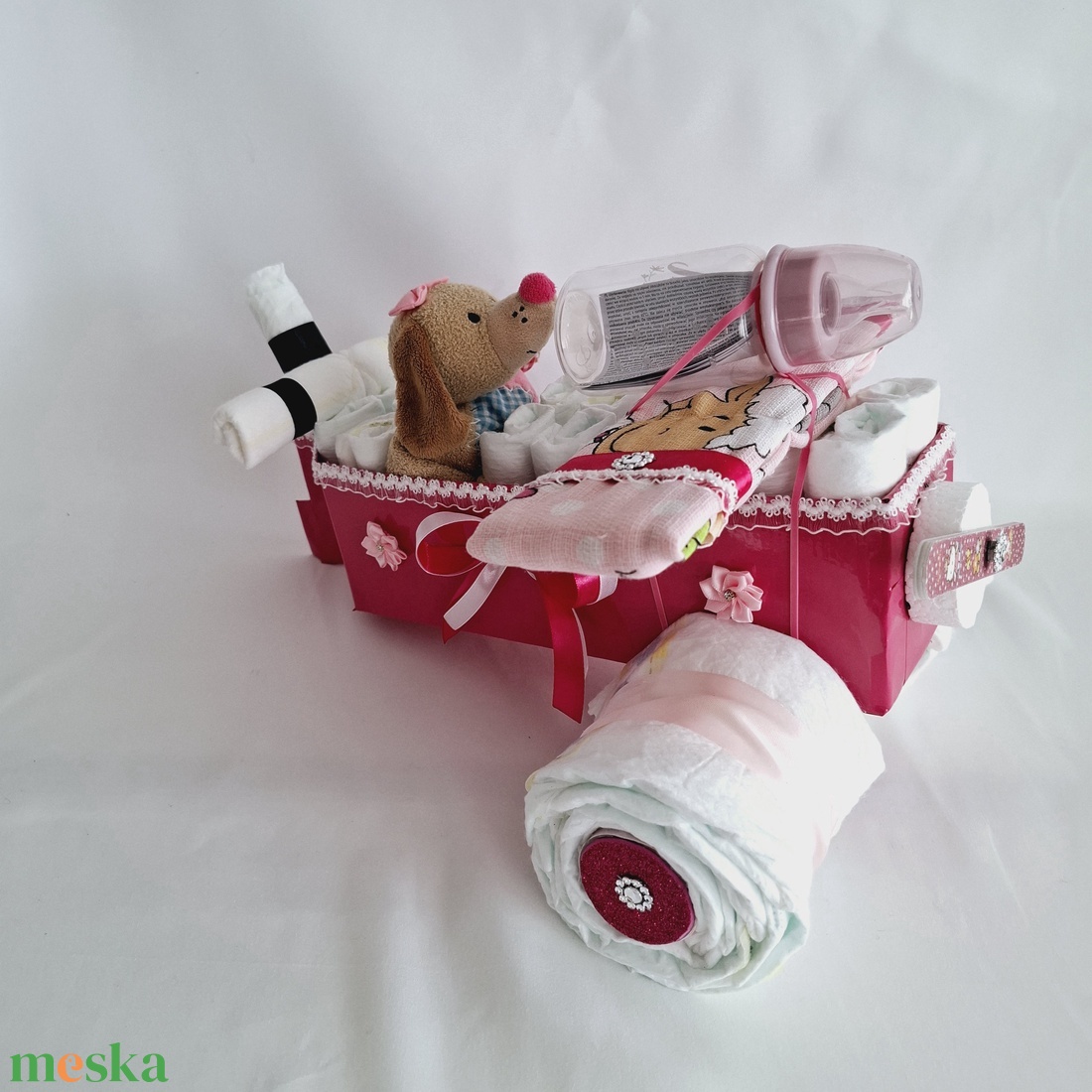 Kis kutya repülő pelenkatorta, 2-5 kg pelenkatorony, babaváró csomag, kelengye - játék & sport - babalátogató ajándékcsomag - Meska.hu Kis kutya repülő pelenkatorta, 2-5 kg pelenkatorony, babaváró csomag, kelengye - játék & sport - babalátogató ajándékcsomag - Meska.hu