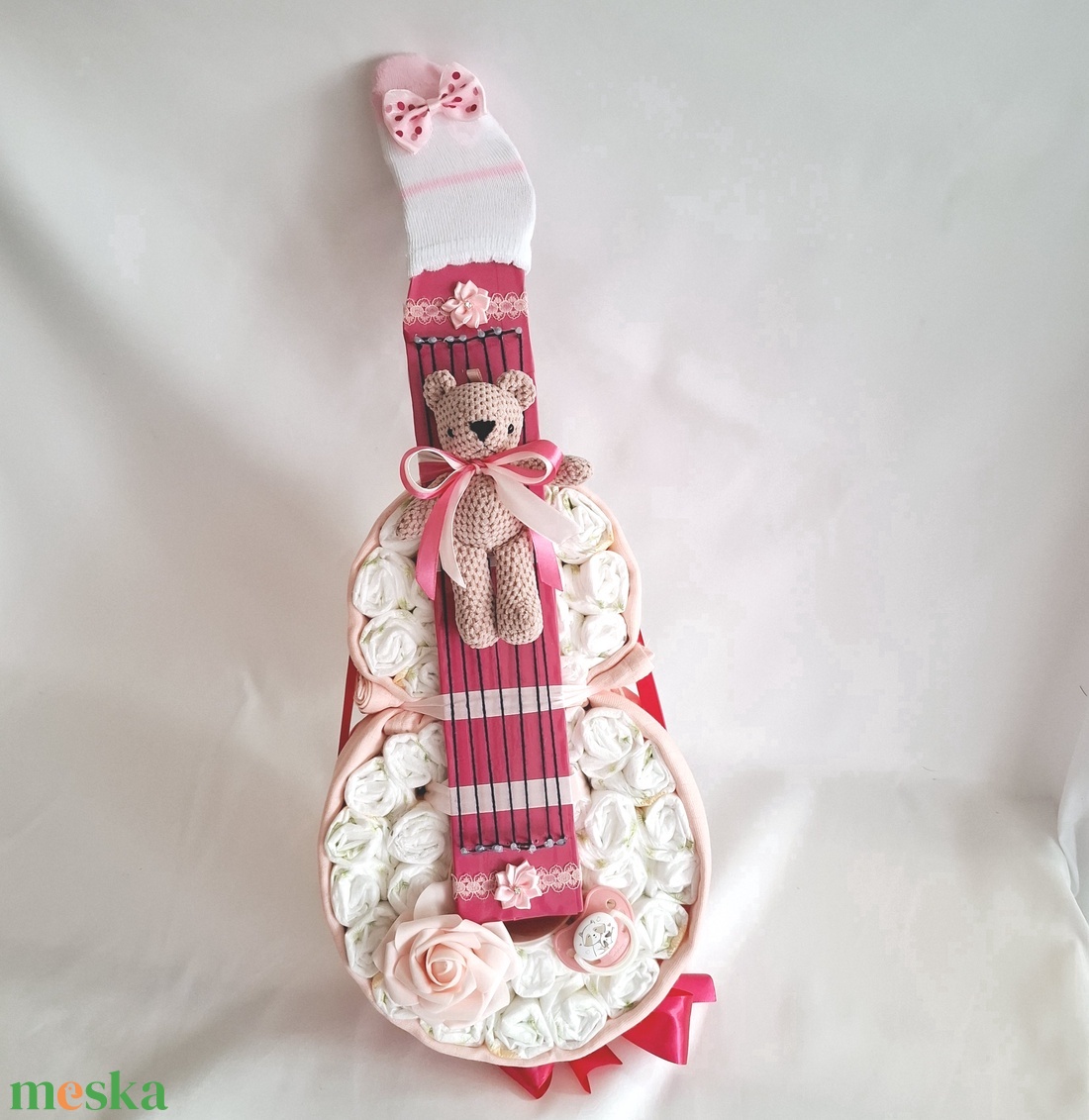Gitár pelenkatorta, 2-5kg pelenkatorony, babaváró csomag - játék & sport - babalátogató ajándékcsomag - Meska.hu