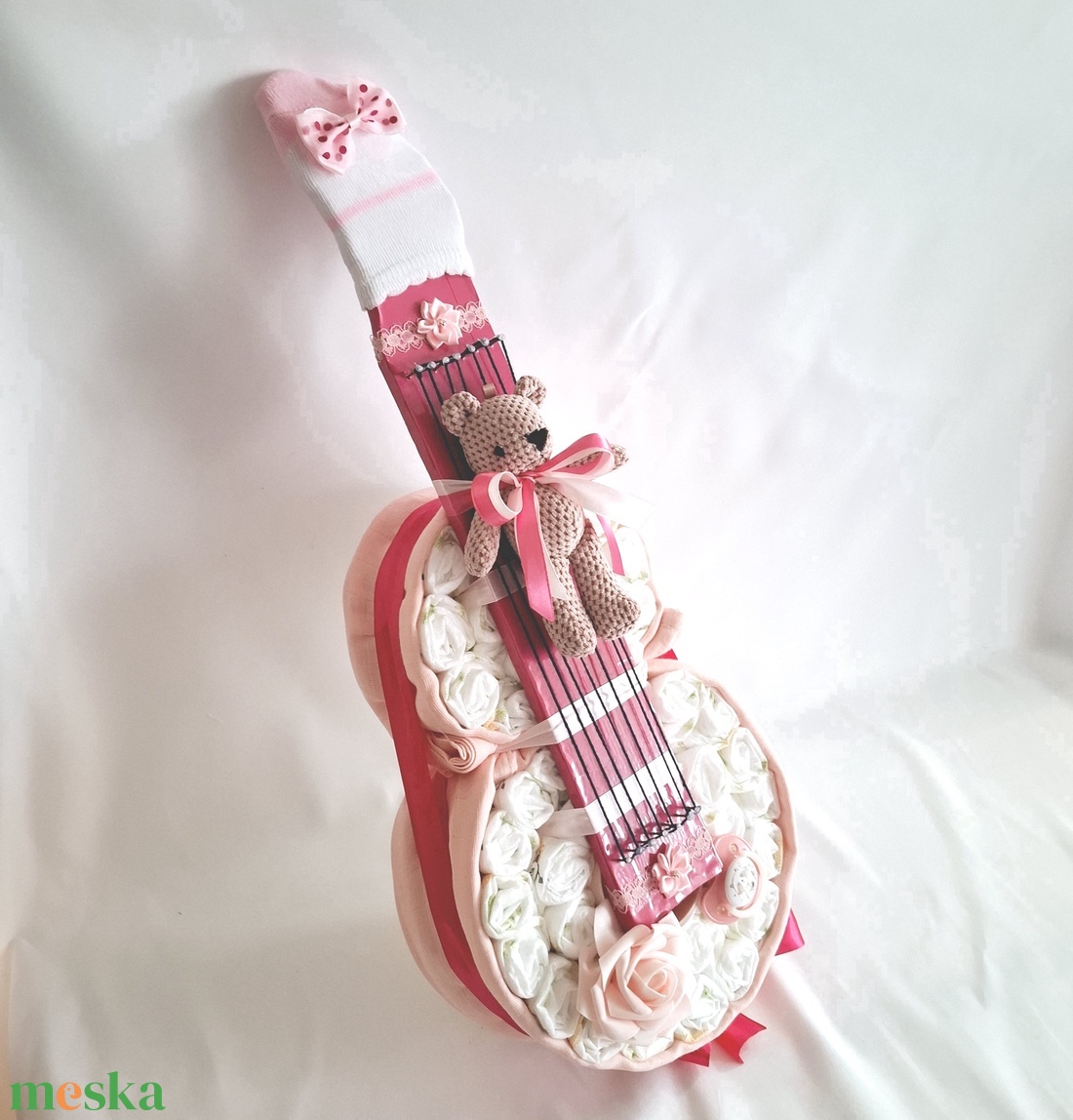 Gitár pelenkatorta, 2-5kg pelenkatorony, babaváró csomag - játék & sport - babalátogató ajándékcsomag - Meska.hu
