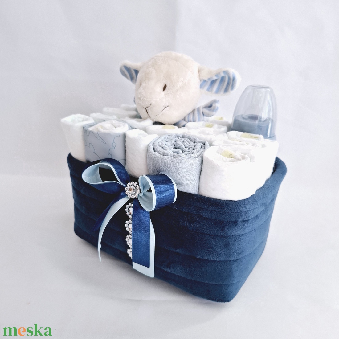 Bárányka pelenkatorony, pelenkatorta babaváró csomag 2-5kg, kelengye - játék & sport - babalátogató ajándékcsomag - Meska.hu Bárányka pelenkatorony, pelenkatorta babaváró csomag 2-5kg, kelengye - játék & sport - babalátogató ajándékcsomag - Meska.hu