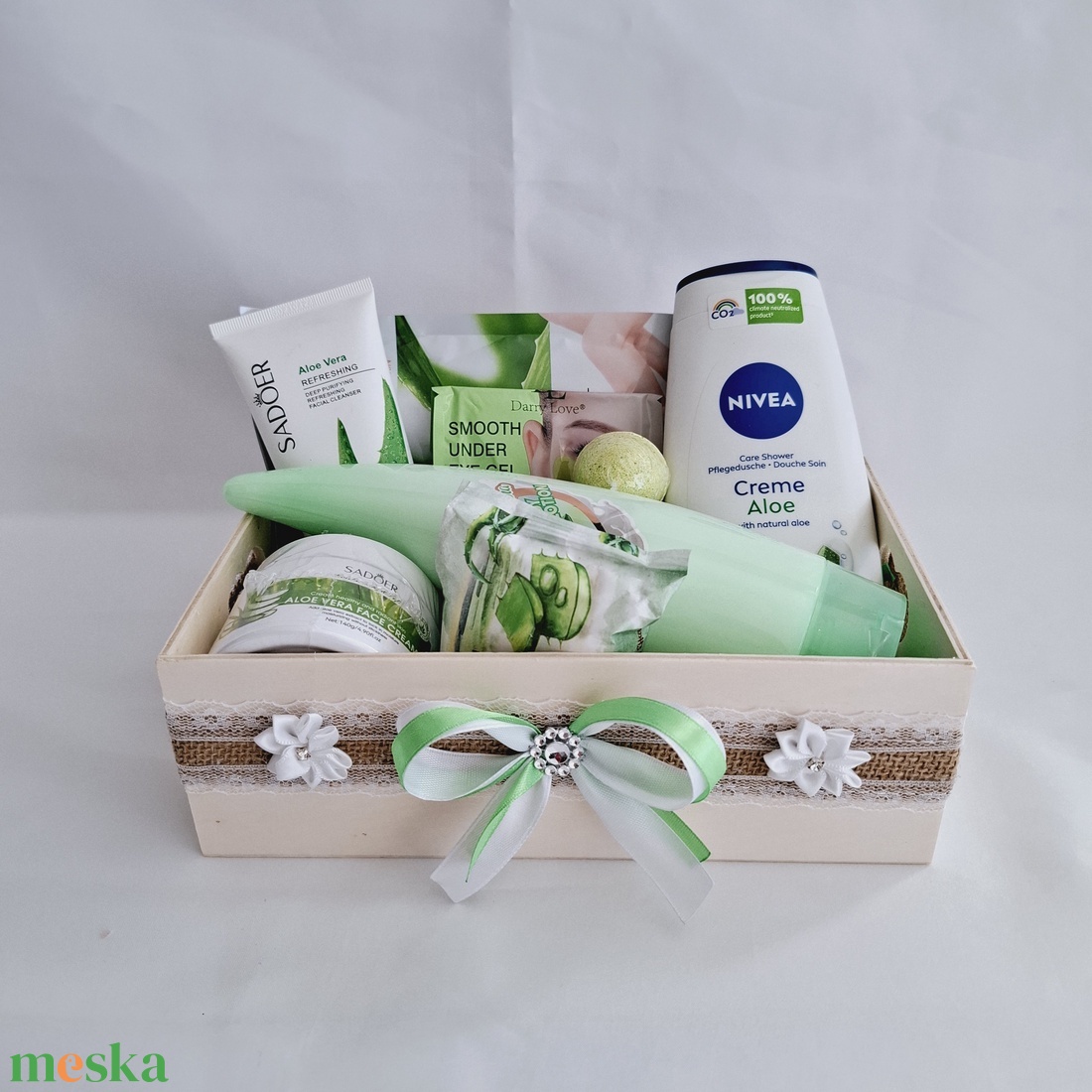Aloe Vera kényeztető csomag, kozmetikai csomag, spa, illatszer csomag - szépségápolás - kozmetikai ajándékcsomag - Meska.hu Aloe Vera kényeztető csomag, kozmetikai csomag, spa, illatszer csomag - szépségápolás - kozmetikai ajándékcsomag - Meska.hu