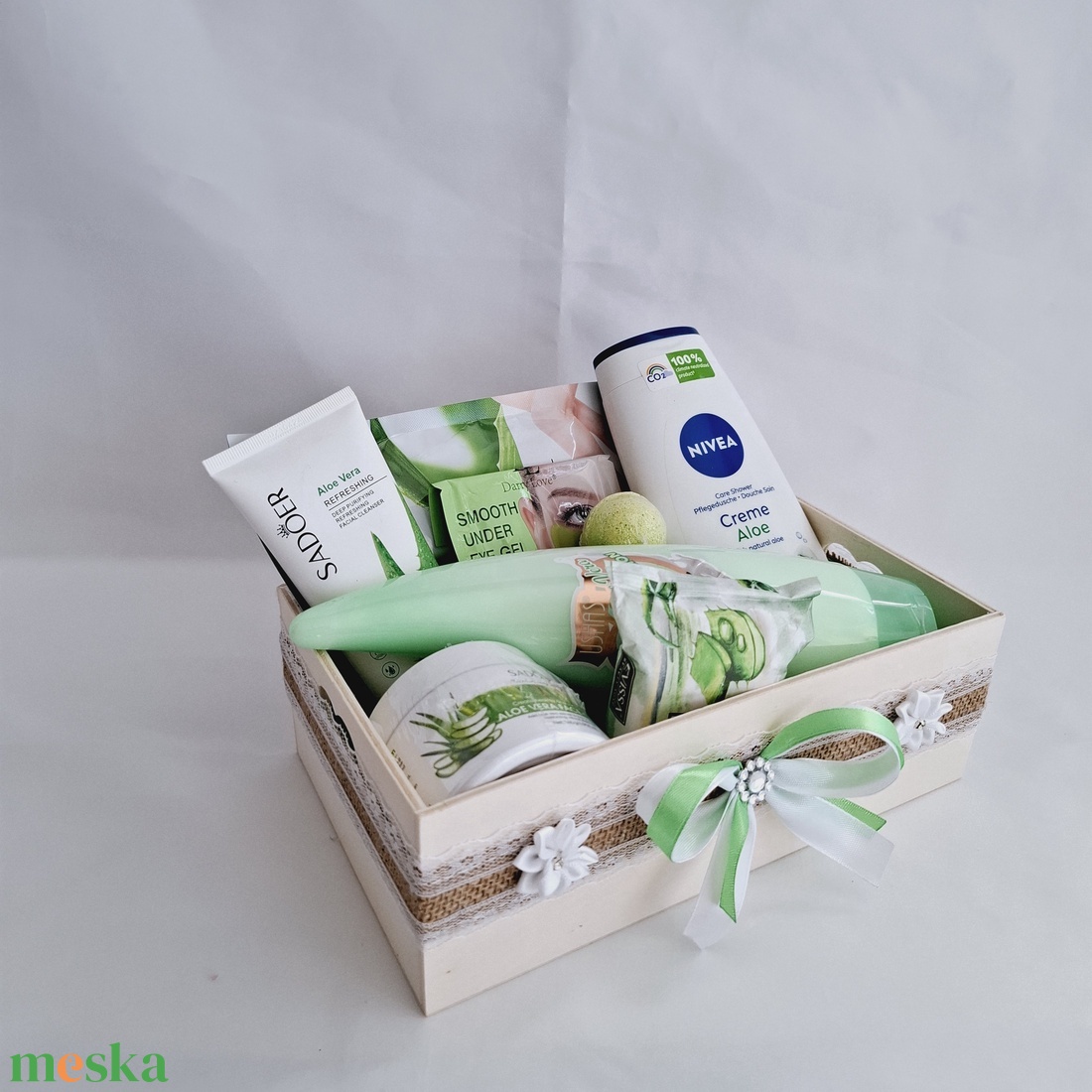 Aloe Vera kényeztető csomag, kozmetikai csomag, spa, illatszer csomag - szépségápolás - kozmetikai ajándékcsomag - Meska.hu Aloe Vera kényeztető csomag, kozmetikai csomag, spa, illatszer csomag - szépségápolás - kozmetikai ajándékcsomag - Meska.hu