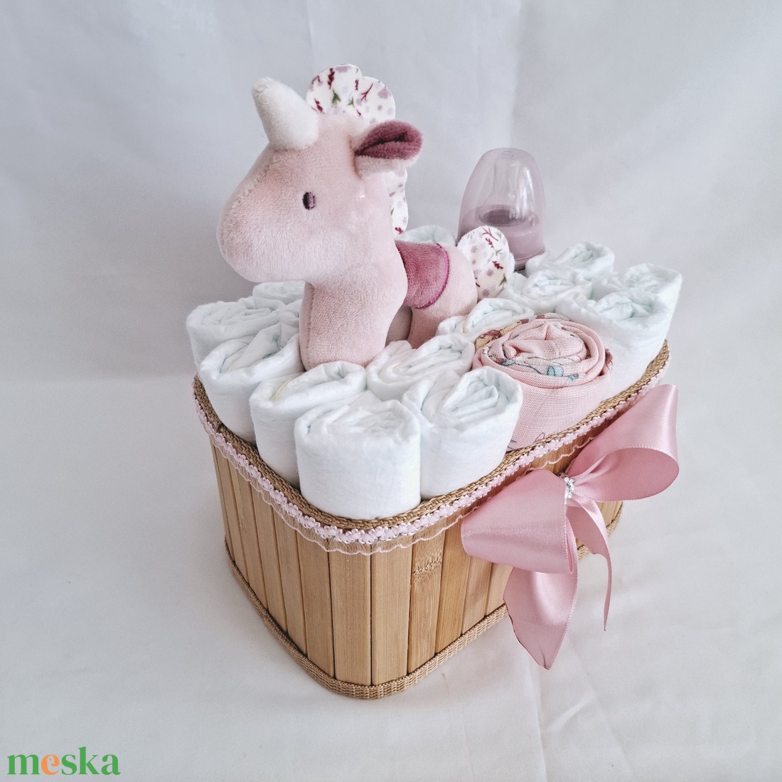 Egyszarvú bababox, pelenkatorta, 4-8kg pelenkatorony, babaváró csomag - játék & sport - babalátogató ajándékcsomag - Meska.hu Egyszarvú bababox, pelenkatorta, 4-8kg pelenkatorony, babaváró csomag - játék & sport - babalátogató ajándékcsomag - Meska.hu