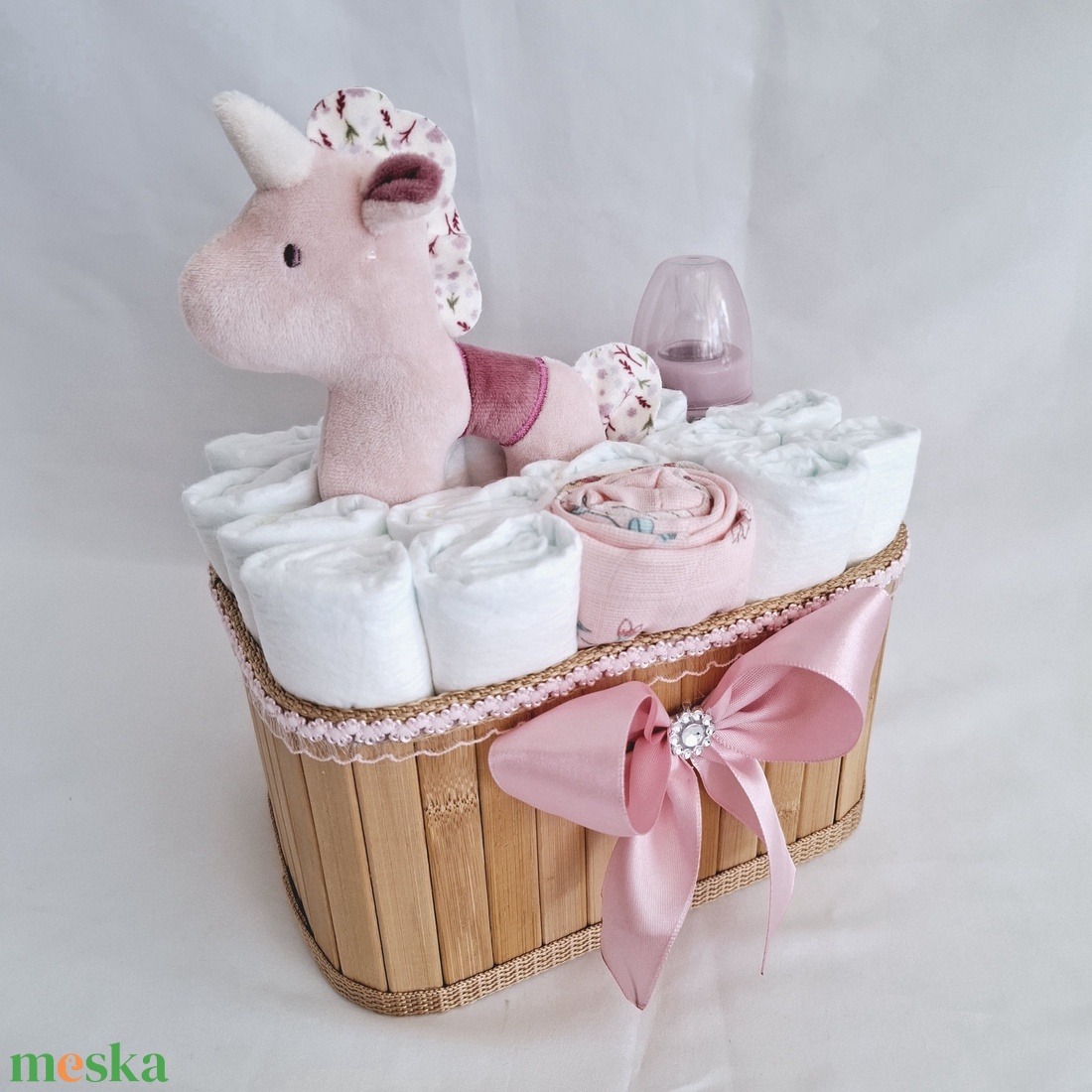 Egyszarvú bababox, pelenkatorta, 4-8kg pelenkatorony, babaváró csomag - játék & sport - babalátogató ajándékcsomag - Meska.hu Egyszarvú bababox, pelenkatorta, 4-8kg pelenkatorony, babaváró csomag - játék & sport - babalátogató ajándékcsomag - Meska.hu
