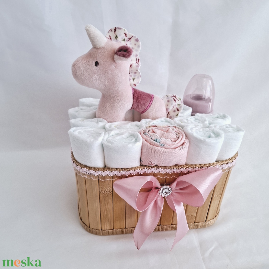 Egyszarvú bababox, pelenkatorta, 4-8kg pelenkatorony, babaváró csomag - játék & sport - babalátogató ajándékcsomag - Meska.hu Egyszarvú bababox, pelenkatorta, 4-8kg pelenkatorony, babaváró csomag - játék & sport - babalátogató ajándékcsomag - Meska.hu