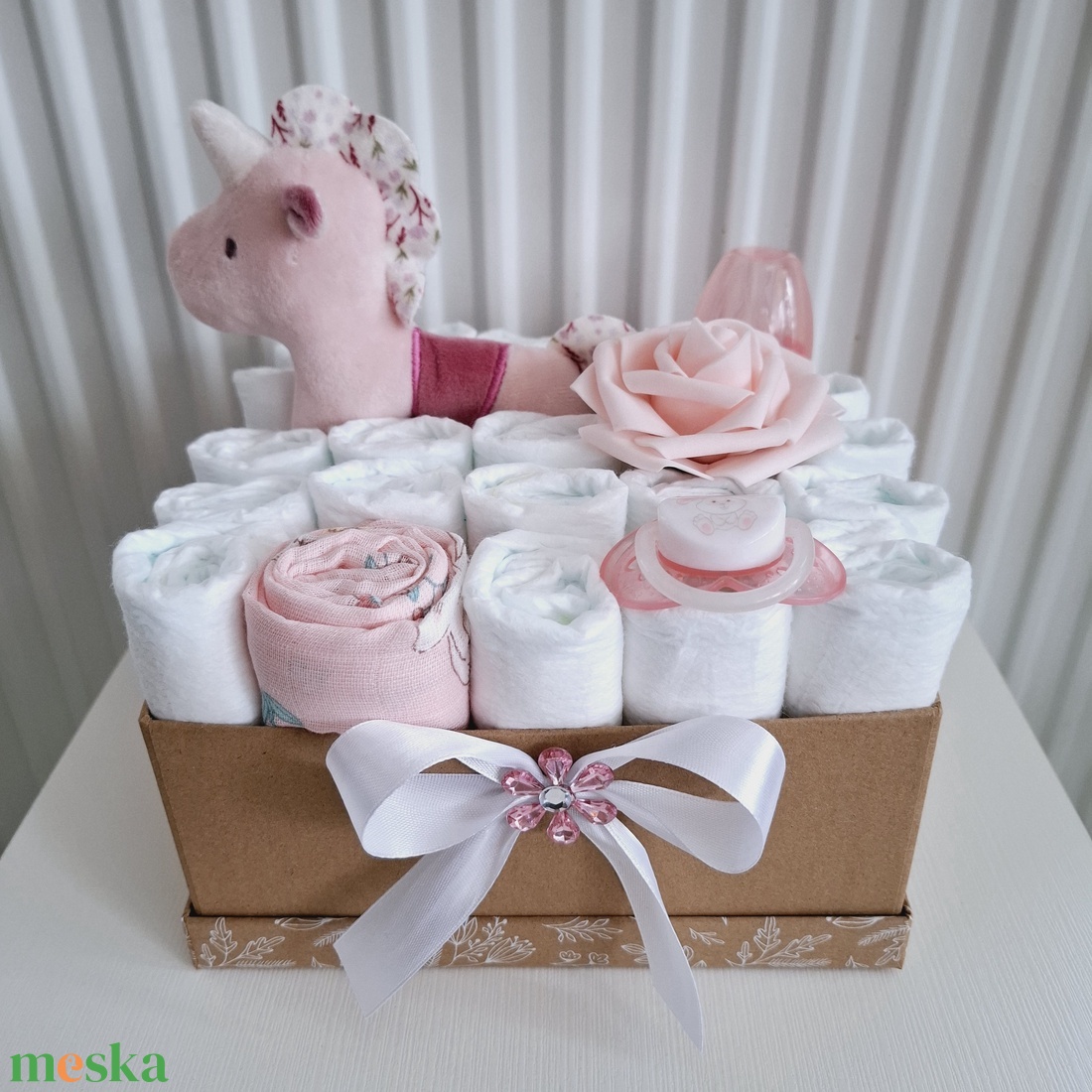 Egyszarvú baba box,pelenkatorta 4-8 kg pelenka doboz, babaváró csomag - játék & sport - babalátogató ajándékcsomag - Meska.hu Egyszarvú baba box,pelenkatorta 4-8 kg pelenka doboz, babaváró csomag - játék & sport - babalátogató ajándékcsomag - Meska.hu