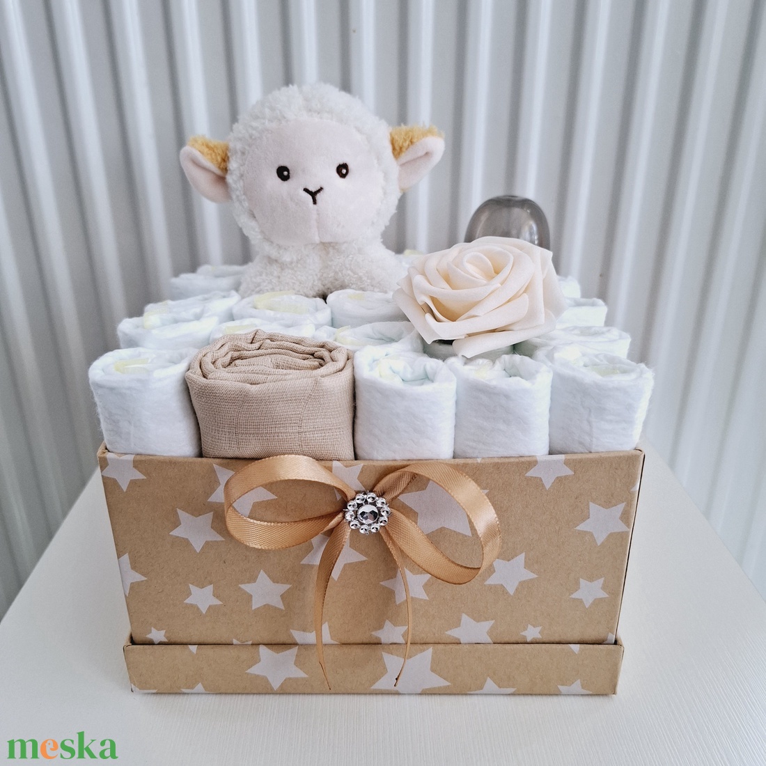 Bárányka baba box, pelenkatorta 2-5 kg pelenka doboz, babaváró csomag - játék & sport - babalátogató ajándékcsomag - Meska.hu Bárányka baba box, pelenkatorta 2-5 kg pelenka doboz, babaváró csomag - játék & sport - babalátogató ajándékcsomag - Meska.hu