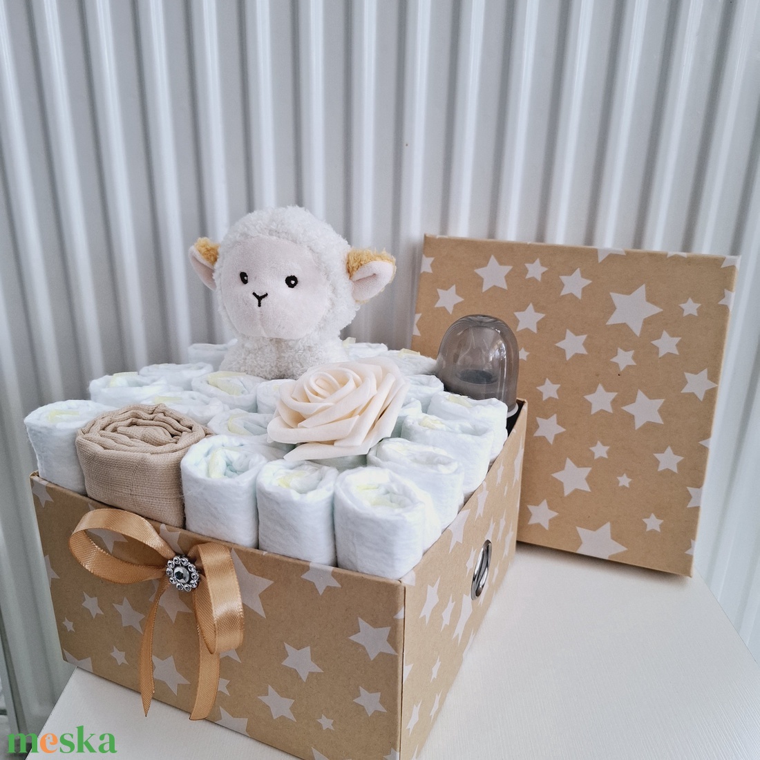Bárányka baba box, pelenkatorta 2-5 kg pelenka doboz, babaváró csomag - játék & sport - babalátogató ajándékcsomag - Meska.hu Bárányka baba box, pelenkatorta 2-5 kg pelenka doboz, babaváró csomag - játék & sport - babalátogató ajándékcsomag - Meska.hu