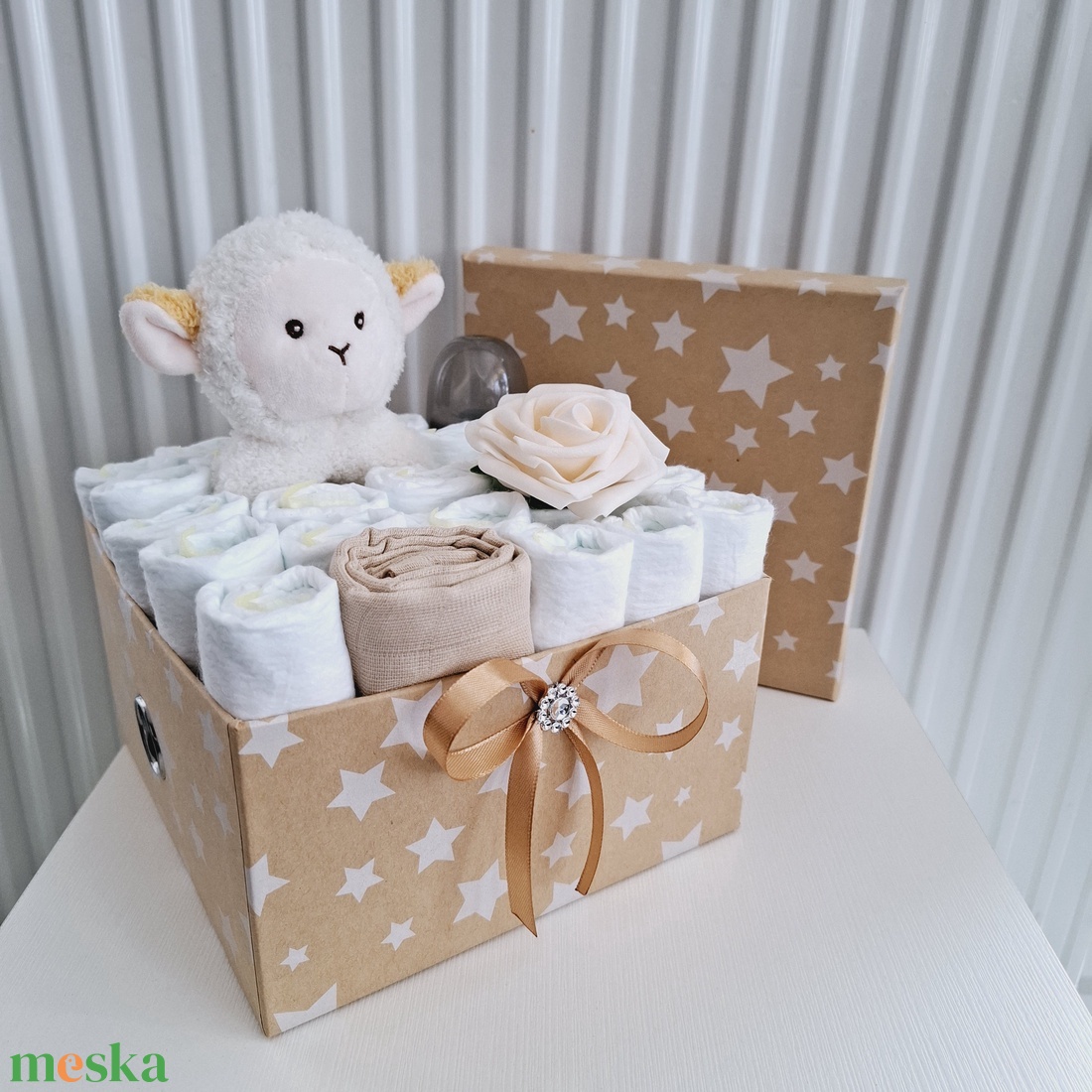 Bárányka baba box, pelenkatorta 2-5 kg pelenka doboz, babaváró csomag - játék & sport - babalátogató ajándékcsomag - Meska.hu Bárányka baba box, pelenkatorta 2-5 kg pelenka doboz, babaváró csomag - játék & sport - babalátogató ajándékcsomag - Meska.hu