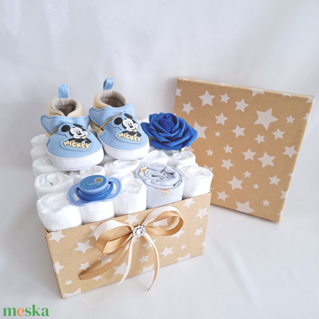Mickey tipegő baba box, pelenkatorta 2-5 kg pelenka doboz, babaváró csomag - játék & sport - babalátogató ajándékcsomag - Meska.hu Mickey tipegő baba box, pelenkatorta 2-5 kg pelenka doboz, babaváró csomag - játék & sport - babalátogató ajándékcsomag - Meska.hu