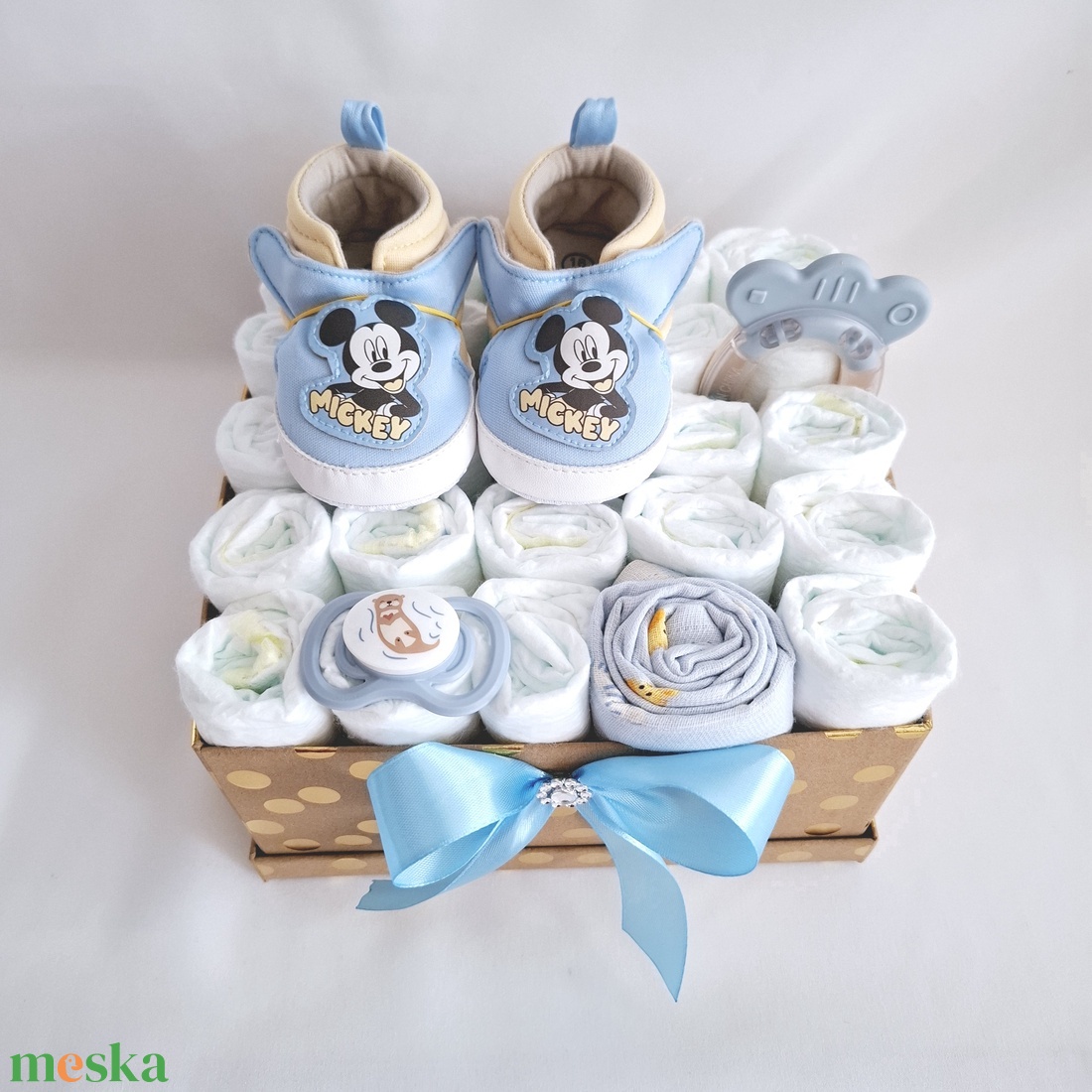 Mickey tipegő baba box, pelenkatorta 4-8kg pelenka doboz, babaváró csomag - játék & sport - babalátogató ajándékcsomag - Meska.hu Mickey tipegő baba box, pelenkatorta 4-8kg pelenka doboz, babaváró csomag - játék & sport - babalátogató ajándékcsomag - Meska.hu