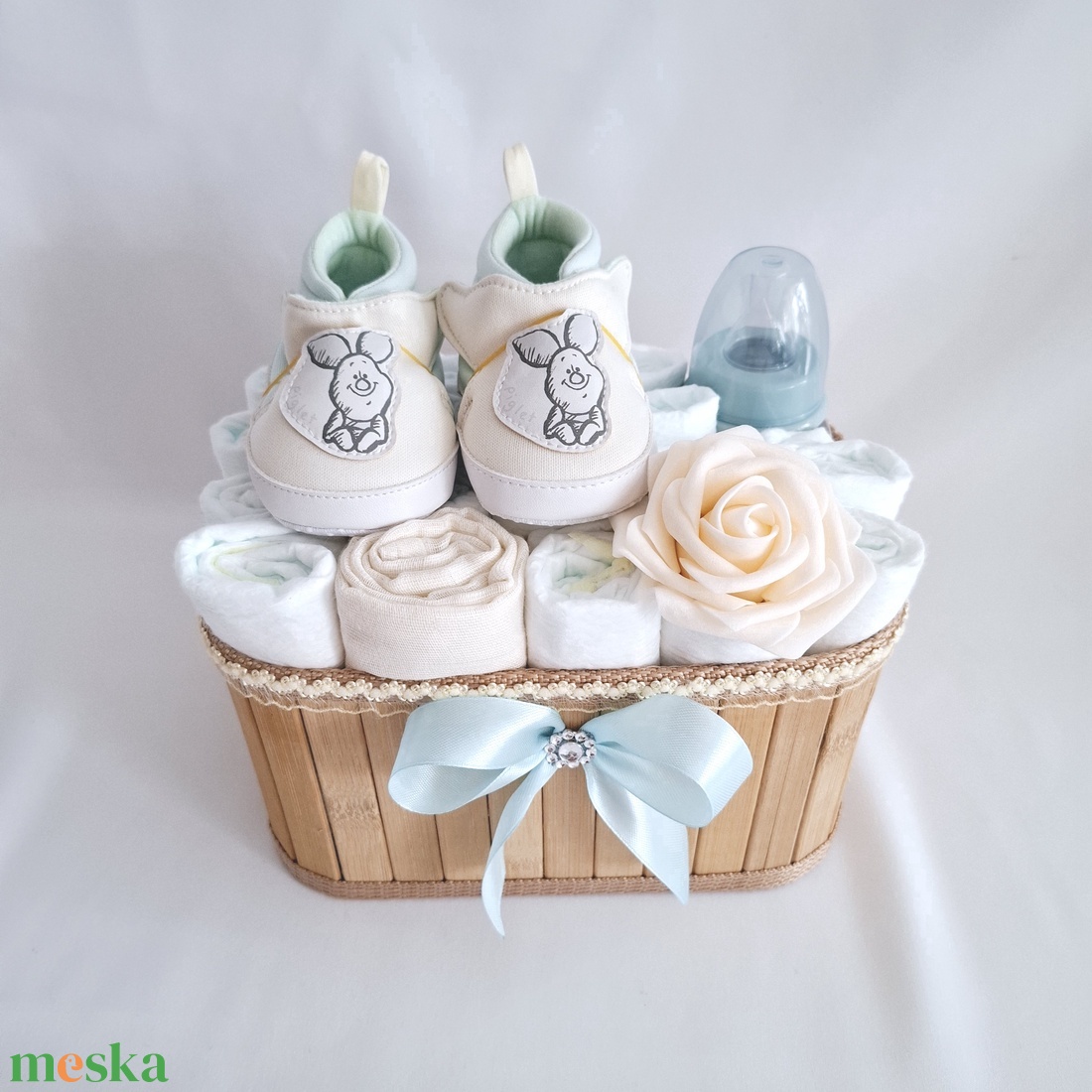 Malacka tipegő baba box, pelenkatorta 4-8 kg pelenka doboz, babaváró csomag - játék & sport - babalátogató ajándékcsomag - Meska.hu Malacka tipegő baba box, pelenkatorta 4-8 kg pelenka doboz, babaváró csomag - játék & sport - babalátogató ajándékcsomag - Meska.hu