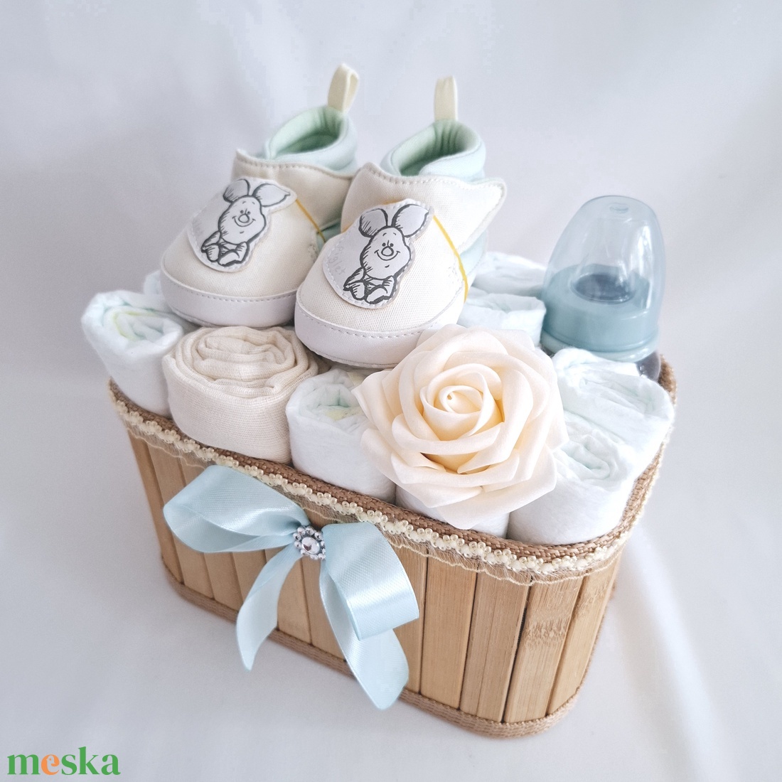 Malacka tipegő baba box, pelenkatorta 4-8 kg pelenka doboz, babaváró csomag - játék & sport - babalátogató ajándékcsomag - Meska.hu Malacka tipegő baba box, pelenkatorta 4-8 kg pelenka doboz, babaváró csomag - játék & sport - babalátogató ajándékcsomag - Meska.hu