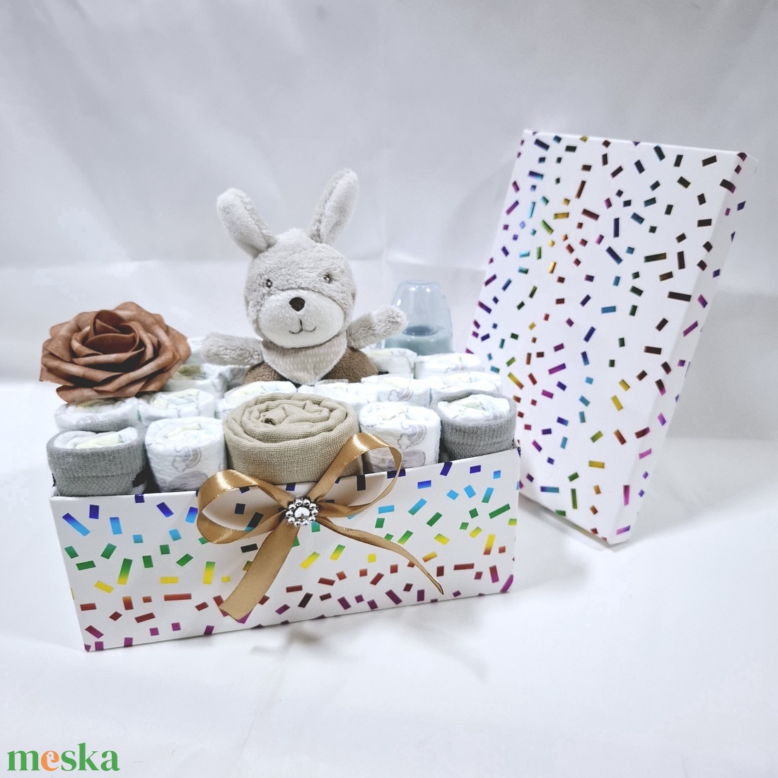 Nyuszi tipegő baba box, pelenkatorta 2-5 kg pelenka doboz, babaváró csomag - játék & sport - babalátogató ajándékcsomag - Meska.hu Nyuszi tipegő baba box, pelenkatorta 2-5 kg pelenka doboz, babaváró csomag - játék & sport - babalátogató ajándékcsomag - Meska.hu