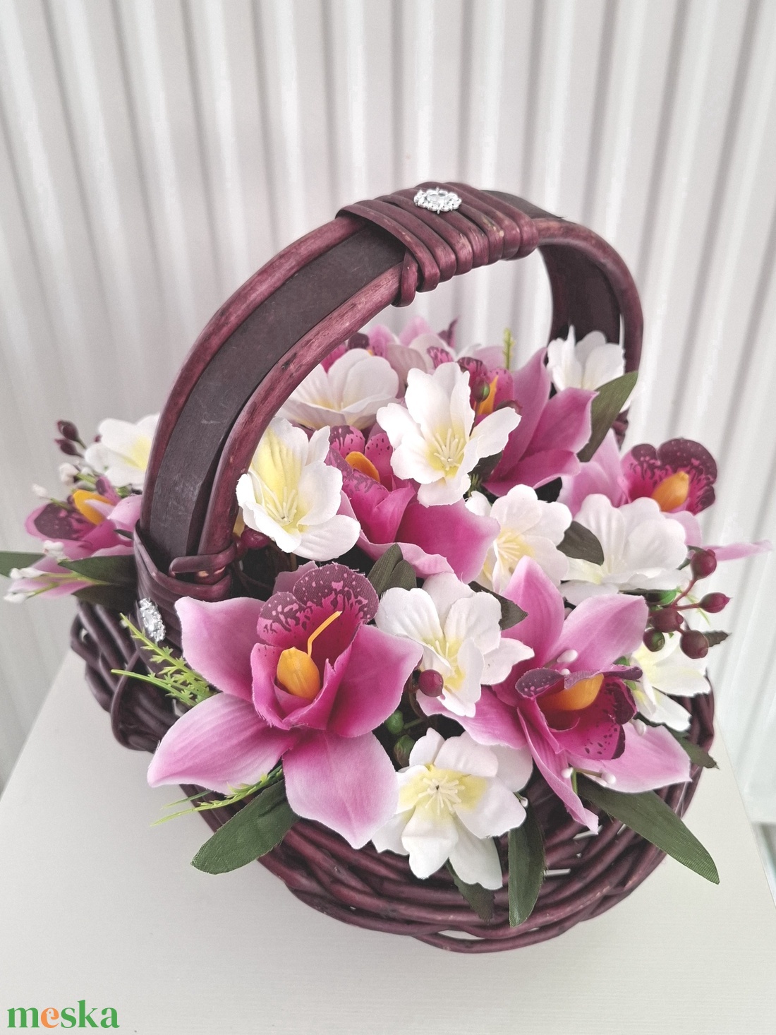 Ünnep orchidea virágcsokor, virágdoboz, örökcsokor, kézicsokor, ajándék (édességgel) - otthon & életmód - dekoráció - virágdísz és tartó - csokor & virágdísz - Meska.hu Ünnep orchidea virágcsokor, virágdoboz, örökcsokor, kézicsokor, ajándék (édességgel) - otthon & életmód - dekoráció - virágdísz és tartó - csokor & virágdísz - Meska.hu