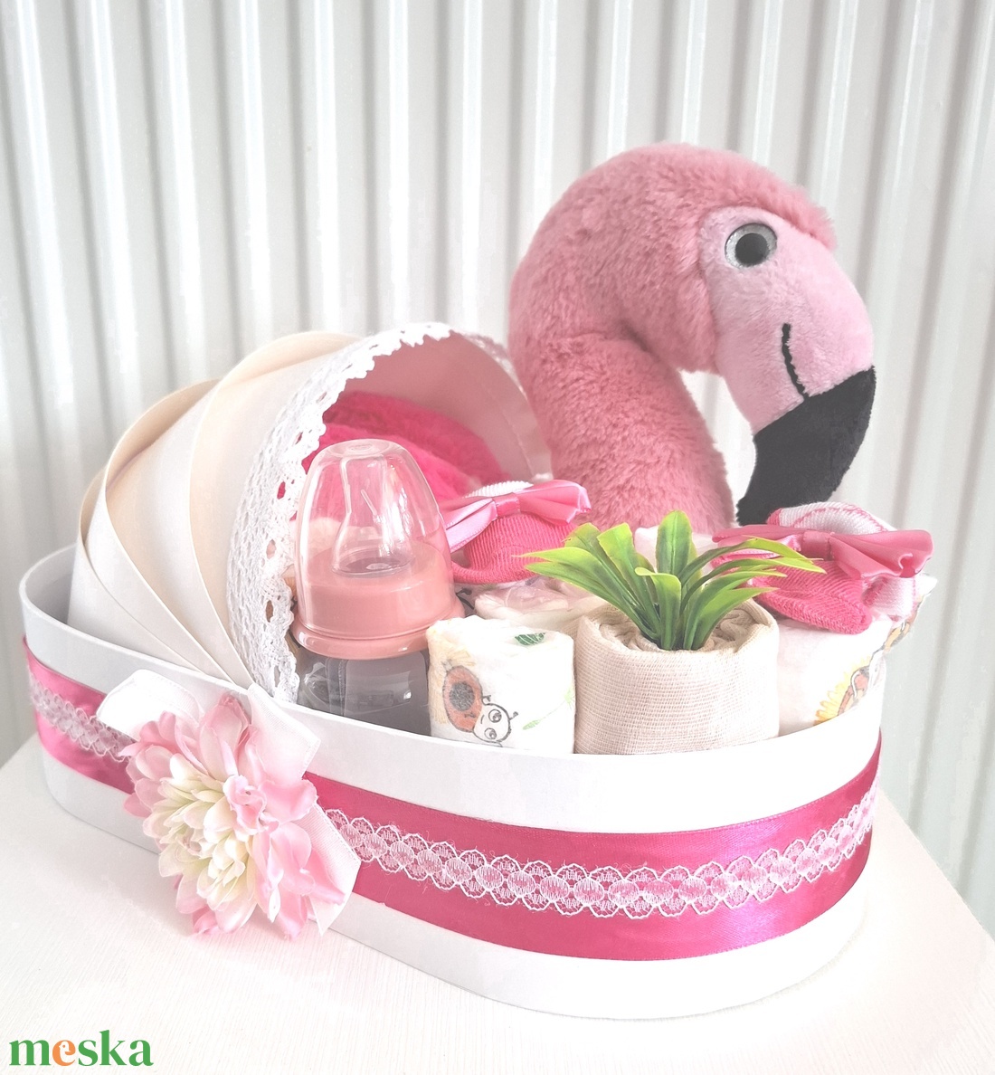 Flamingó bölcső pelenkatorta 2-5 kg, pelenkatorony, babaváró csomag - játék & sport - babalátogató ajándékcsomag - Meska.hu Flamingó bölcső pelenkatorta 2-5 kg, pelenkatorony, babaváró csomag - játék & sport - babalátogató ajándékcsomag - Meska.hu