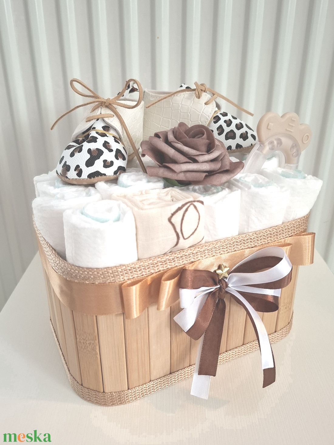 Tipegő kis cipő baba box, pelenkatorta 4-8kg pelenkatorony, babaváró csomag - játék & sport - babalátogató ajándékcsomag - Meska.hu Tipegő kis cipő baba box, pelenkatorta 4-8kg pelenkatorony, babaváró csomag - játék & sport - babalátogató ajándékcsomag - Meska.hu