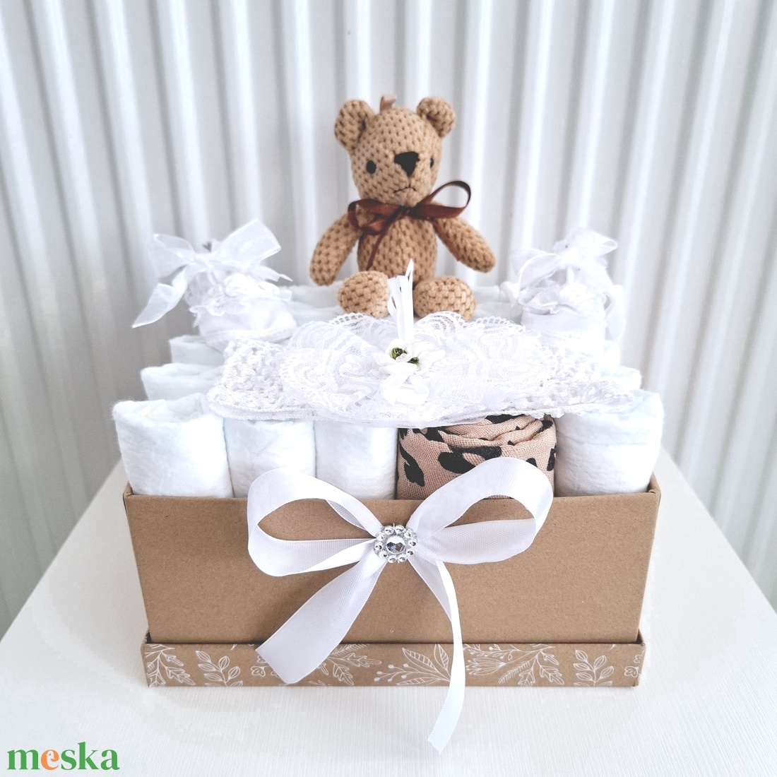 Maci baba box,pelenkatorta  4-8 kg pelenka doboz, babaváró csomag - játék & sport - babalátogató ajándékcsomag - Meska.hu