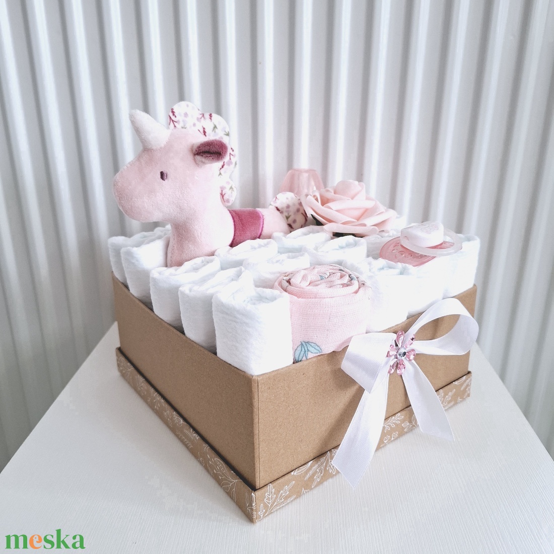 Egyszarvú baba box,pelenkatorta 4-8 kg pelenka doboz, babaváró csomag - játék & sport - babalátogató ajándékcsomag - Meska.hu Egyszarvú baba box,pelenkatorta 4-8 kg pelenka doboz, babaváró csomag - játék & sport - babalátogató ajándékcsomag - Meska.hu