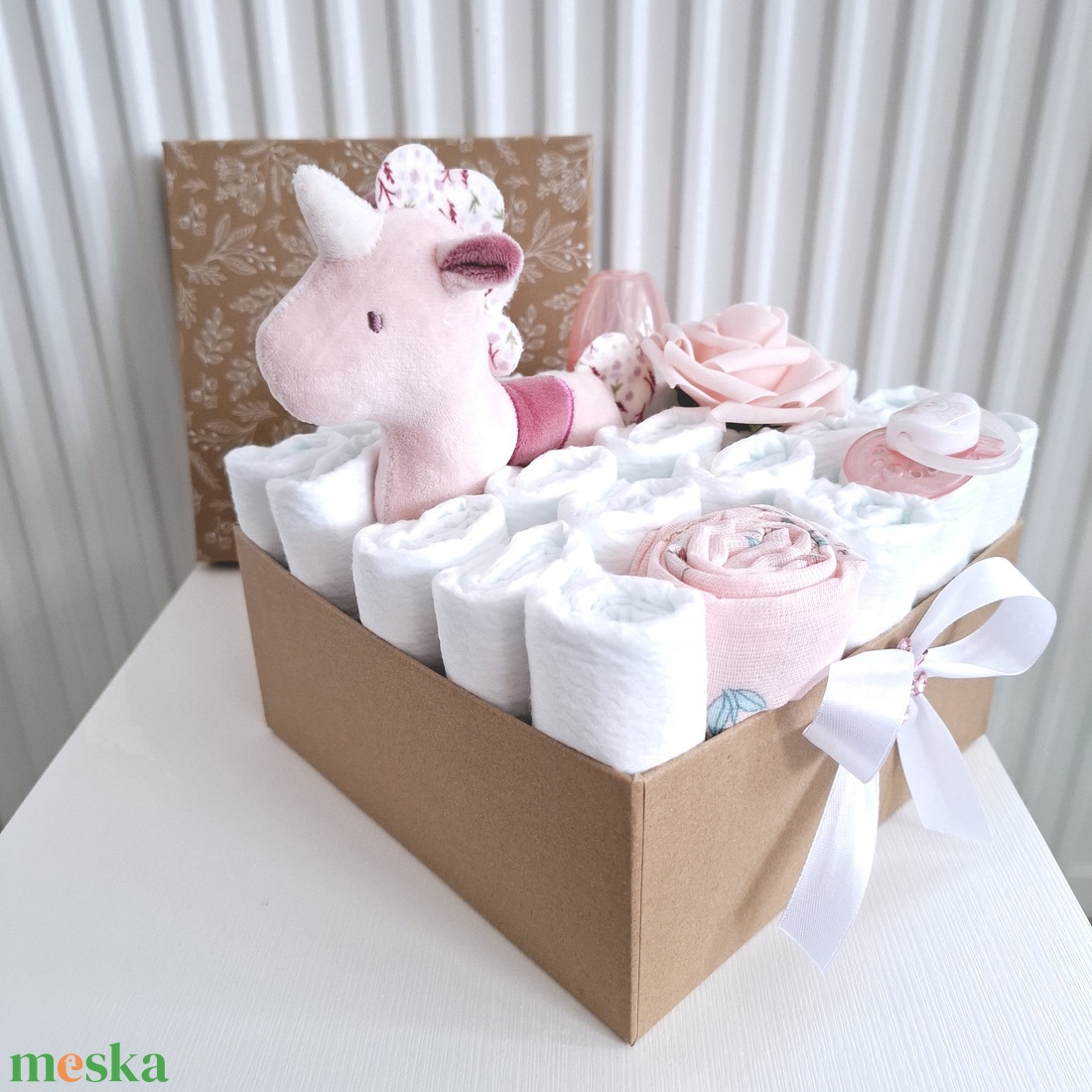 Egyszarvú baba box,pelenkatorta 4-8 kg pelenka doboz, babaváró csomag - játék & sport - babalátogató ajándékcsomag - Meska.hu Egyszarvú baba box,pelenkatorta 4-8 kg pelenka doboz, babaváró csomag - játék & sport - babalátogató ajándékcsomag - Meska.hu