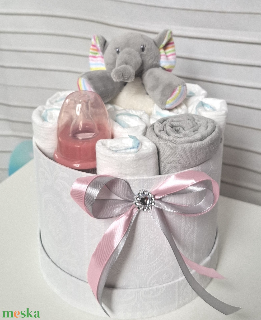 Kis elefánt baba box,pelenkatorta 2-5 kg pelenka doboz, babaváró csomag - játék & sport - babalátogató ajándékcsomag - Meska.hu Kis elefánt baba box,pelenkatorta 2-5 kg pelenka doboz, babaváró csomag - játék & sport - babalátogató ajándékcsomag - Meska.hu