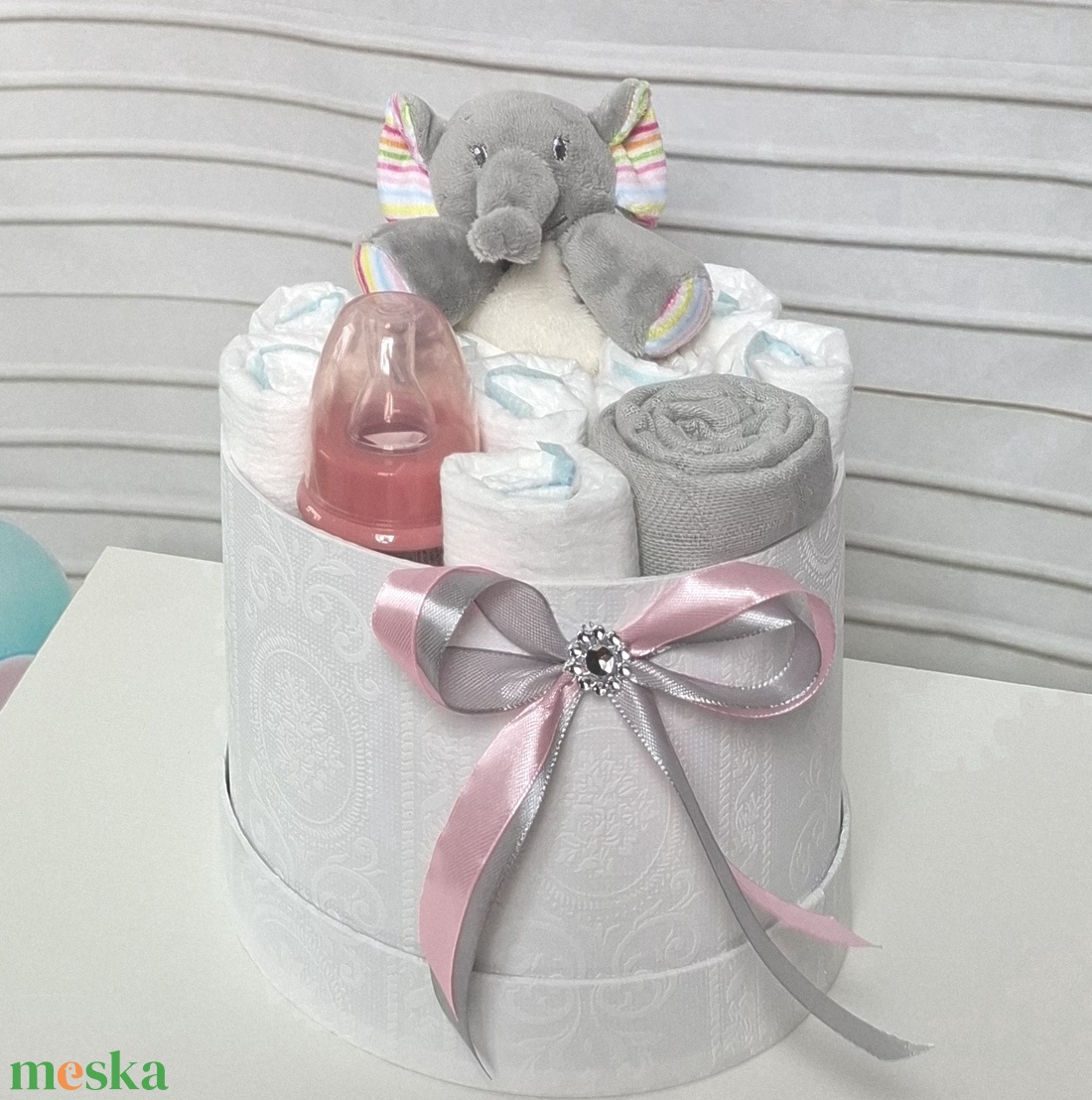 Kis elefánt baba box,pelenkatorta 2-5 kg pelenka doboz, babaváró csomag - játék & sport - babalátogató ajándékcsomag - Meska.hu Kis elefánt baba box,pelenkatorta 2-5 kg pelenka doboz, babaváró csomag - játék & sport - babalátogató ajándékcsomag - Meska.hu