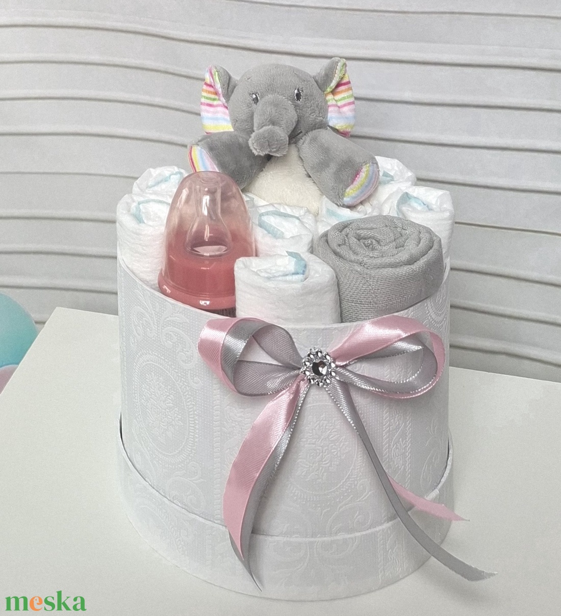 Kis elefánt baba box,pelenkatorta 2-5 kg pelenka doboz, babaváró csomag - játék & sport - babalátogató ajándékcsomag - Meska.hu Kis elefánt baba box,pelenkatorta 2-5 kg pelenka doboz, babaváró csomag - játék & sport - babalátogató ajándékcsomag - Meska.hu