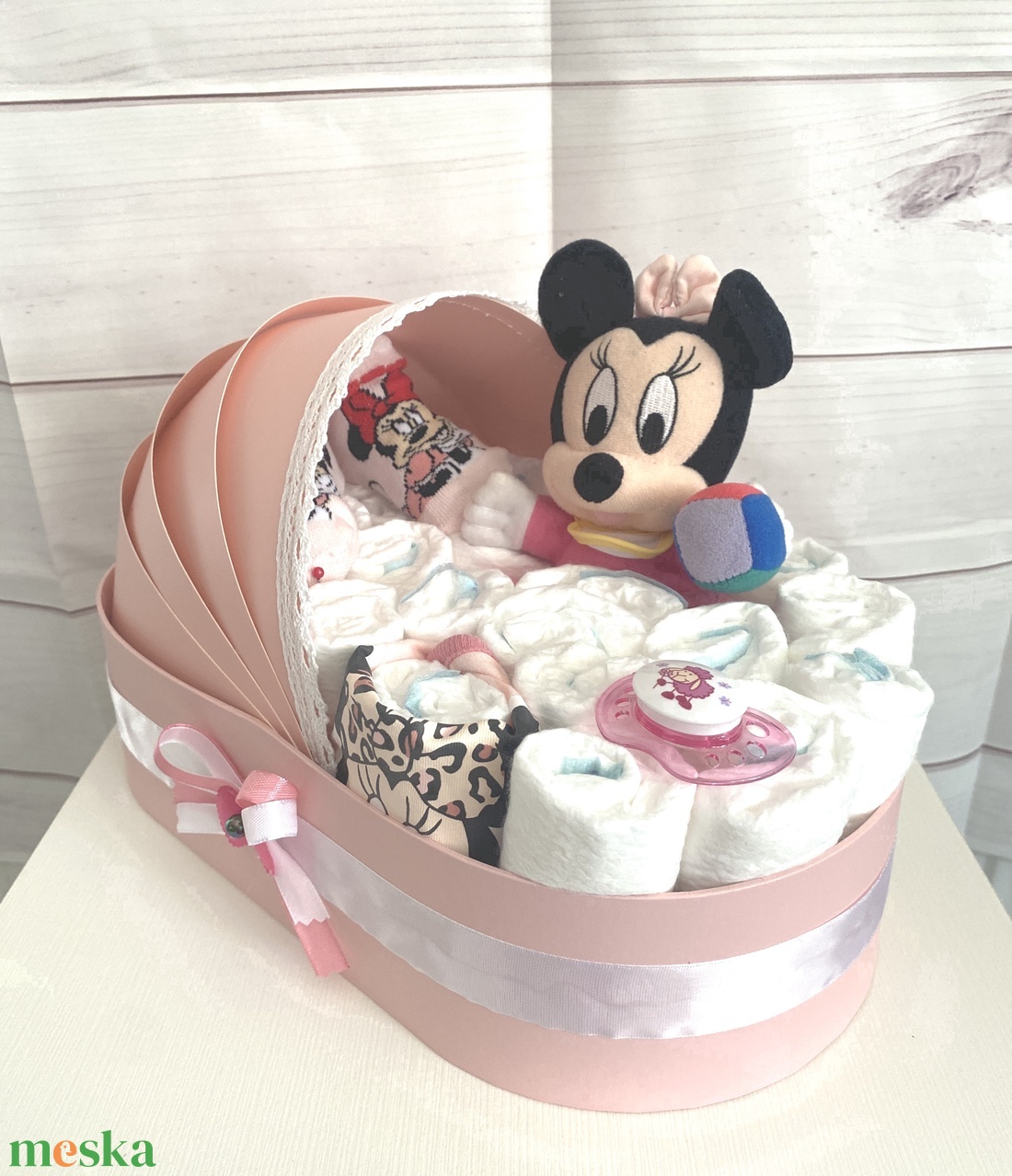 Mickey Minnie bölcső pelenkatorta 2-5 kg pelenkatorony, babaváró csomag, kelengye - játék & sport - babalátogató ajándékcsomag - Meska.hu Mickey Minnie bölcső pelenkatorta 2-5 kg pelenkatorony, babaváró csomag, kelengye - játék & sport - babalátogató ajándékcsomag - Meska.hu
