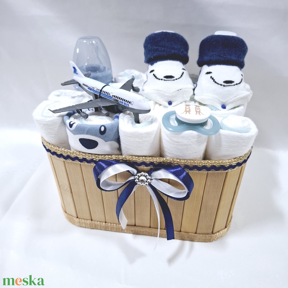 Air bus baba box, pelenkatorta 4-8 kg pelenkatorony, babaváró csomag, kelengye - játék & sport - babalátogató ajándékcsomag - Meska.hu Air bus baba box, pelenkatorta 4-8 kg pelenkatorony, babaváró csomag, kelengye - játék & sport - babalátogató ajándékcsomag - Meska.hu