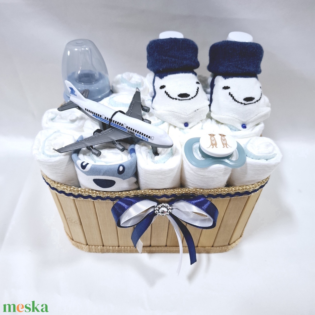 Air bus baba box, pelenkatorta 4-8 kg pelenkatorony, babaváró csomag, kelengye - játék & sport - babalátogató ajándékcsomag - Meska.hu Air bus baba box, pelenkatorta 4-8 kg pelenkatorony, babaváró csomag, kelengye - játék & sport - babalátogató ajándékcsomag - Meska.hu