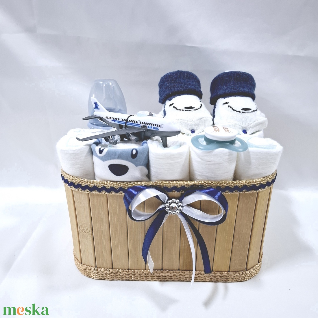 Air bus baba box, pelenkatorta 4-8 kg pelenkatorony, babaváró csomag, kelengye - játék & sport - babalátogató ajándékcsomag - Meska.hu Air bus baba box, pelenkatorta 4-8 kg pelenkatorony, babaváró csomag, kelengye - játék & sport - babalátogató ajándékcsomag - Meska.hu