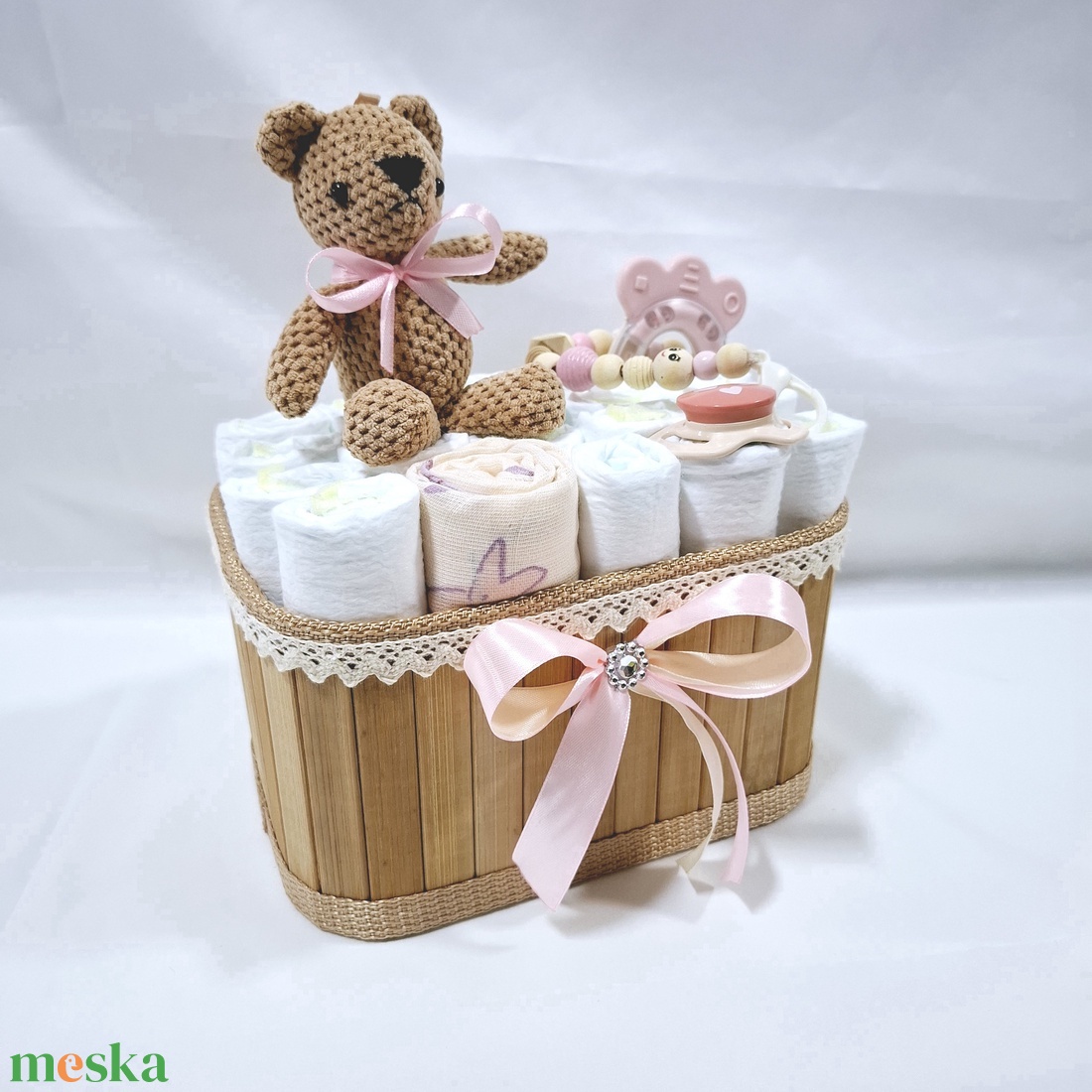 Mackó cumilánccal pelenkatorony, pelenkatorta babaváró csomag 2-5kg - játék & sport - babalátogató ajándékcsomag - Meska.hu Mackó cumilánccal pelenkatorony, pelenkatorta babaváró csomag 2-5kg - játék & sport - babalátogató ajándékcsomag - Meska.hu