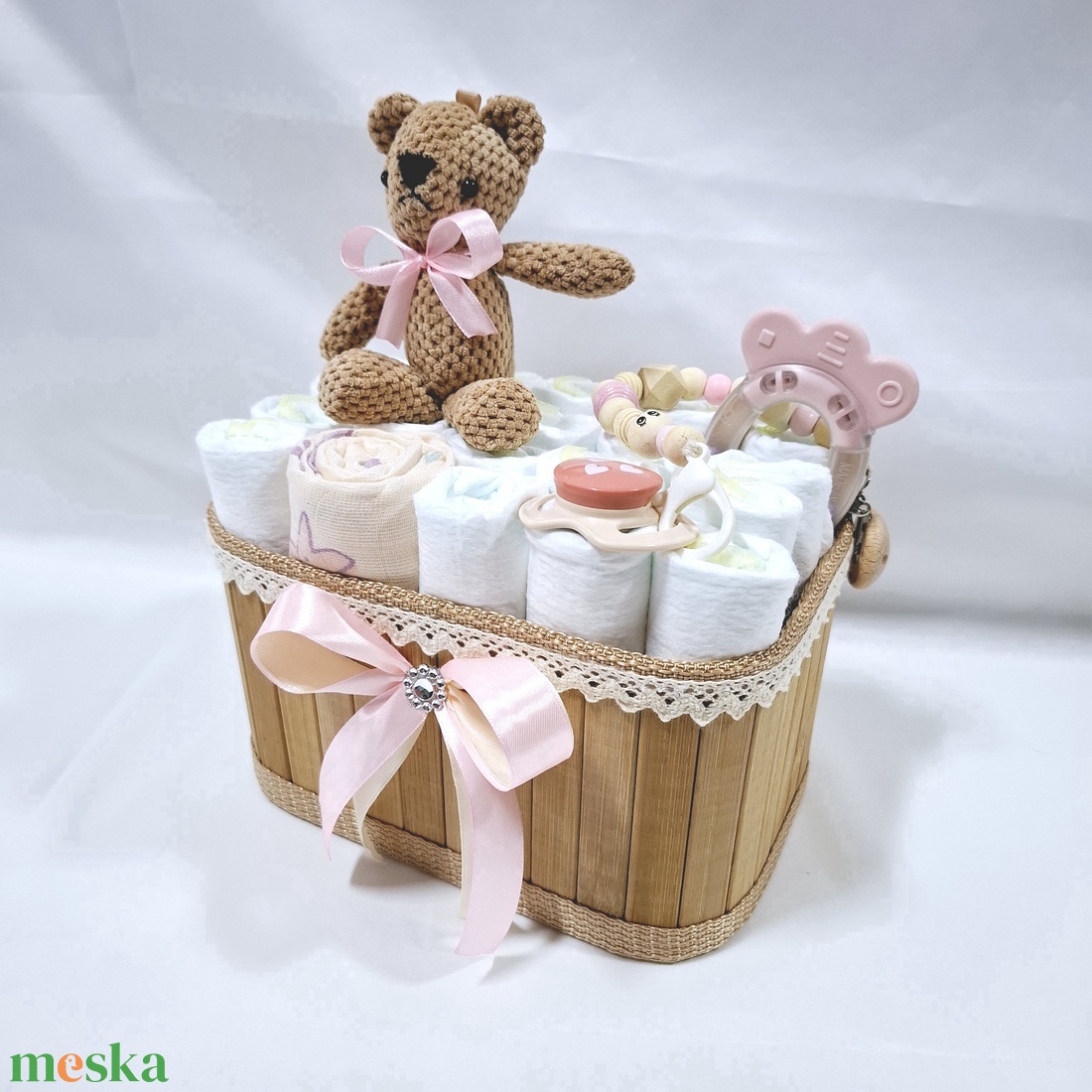 Mackó cumilánccal pelenkatorony, pelenkatorta babaváró csomag 2-5kg - játék & sport - babalátogató ajándékcsomag - Meska.hu Mackó cumilánccal pelenkatorony, pelenkatorta babaváró csomag 2-5kg - játék & sport - babalátogató ajándékcsomag - Meska.hu