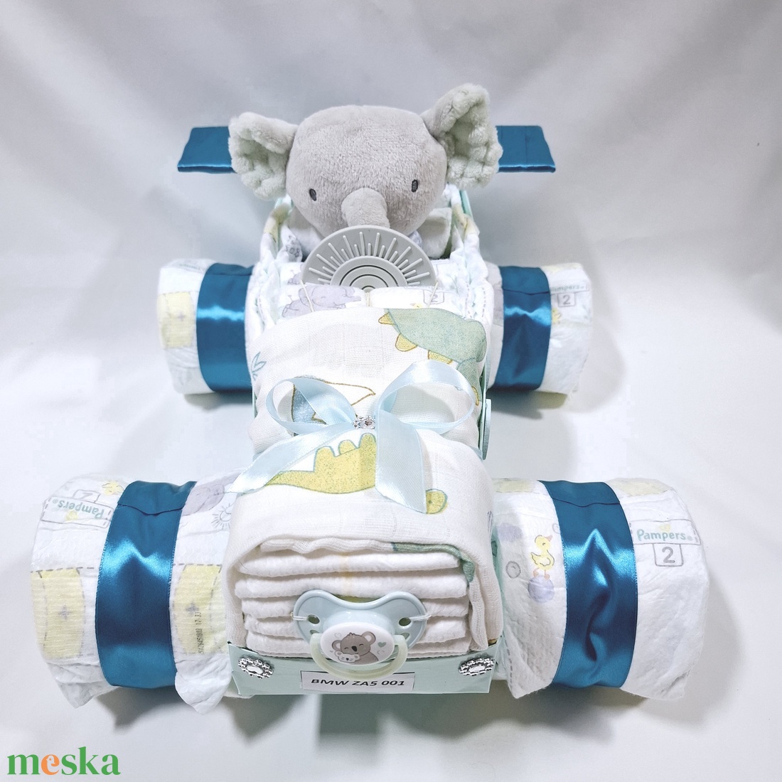Elefánt BMW autó pelenkatorta, 2-5 kg pelenkatorony, babaváró csomag - játék & sport - babalátogató ajándékcsomag - Meska.hu Elefánt BMW autó pelenkatorta, 2-5 kg pelenkatorony, babaváró csomag - játék & sport - babalátogató ajándékcsomag - Meska.hu