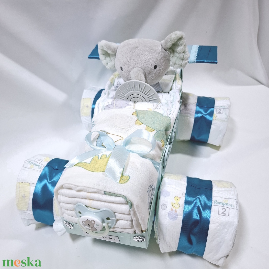Elefánt BMW autó pelenkatorta, 2-5 kg pelenkatorony, babaváró csomag - játék & sport - babalátogató ajándékcsomag - Meska.hu Elefánt BMW autó pelenkatorta, 2-5 kg pelenkatorony, babaváró csomag - játék & sport - babalátogató ajándékcsomag - Meska.hu