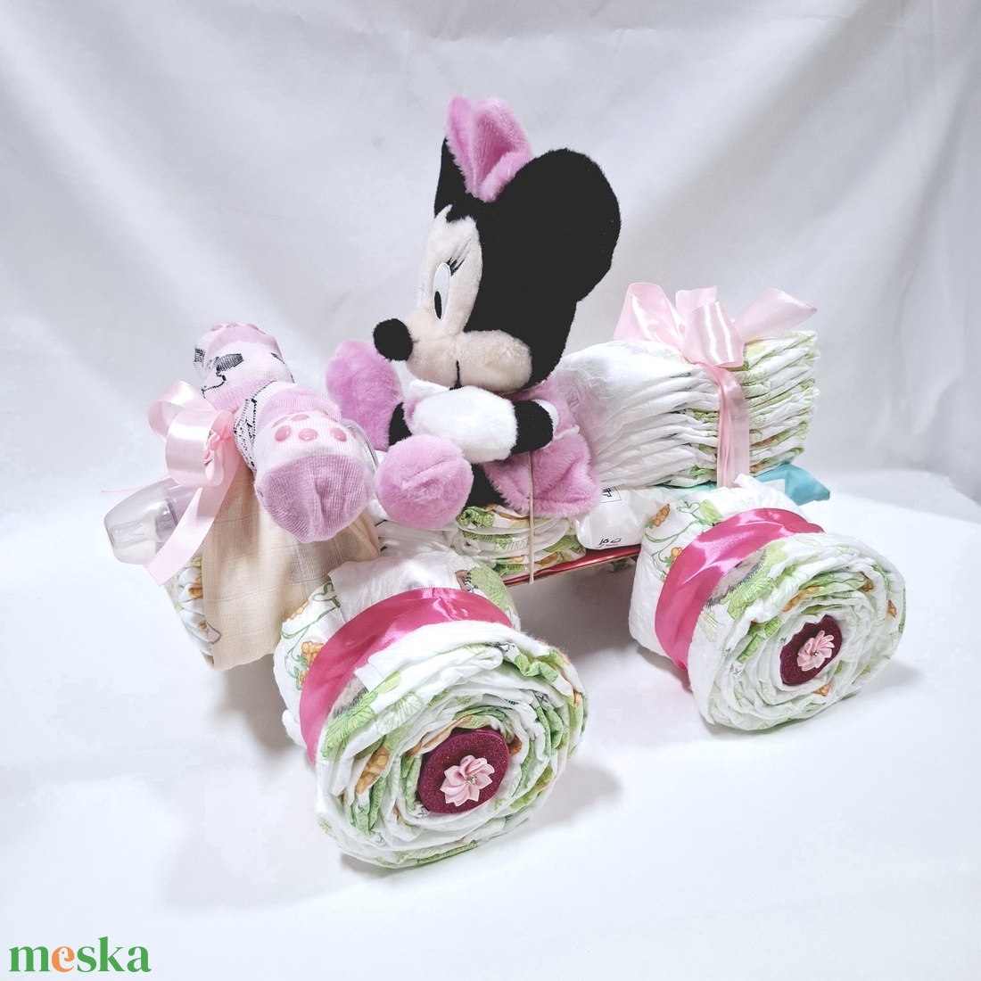 Minnie Quad autó pelenkatorta, 3-6 kg pelenkatorony, babaváró csomag, kelengye - játék & sport - babalátogató ajándékcsomag - Meska.hu Minnie Quad autó pelenkatorta, 3-6 kg pelenkatorony, babaváró csomag, kelengye - játék & sport - babalátogató ajándékcsomag - Meska.hu