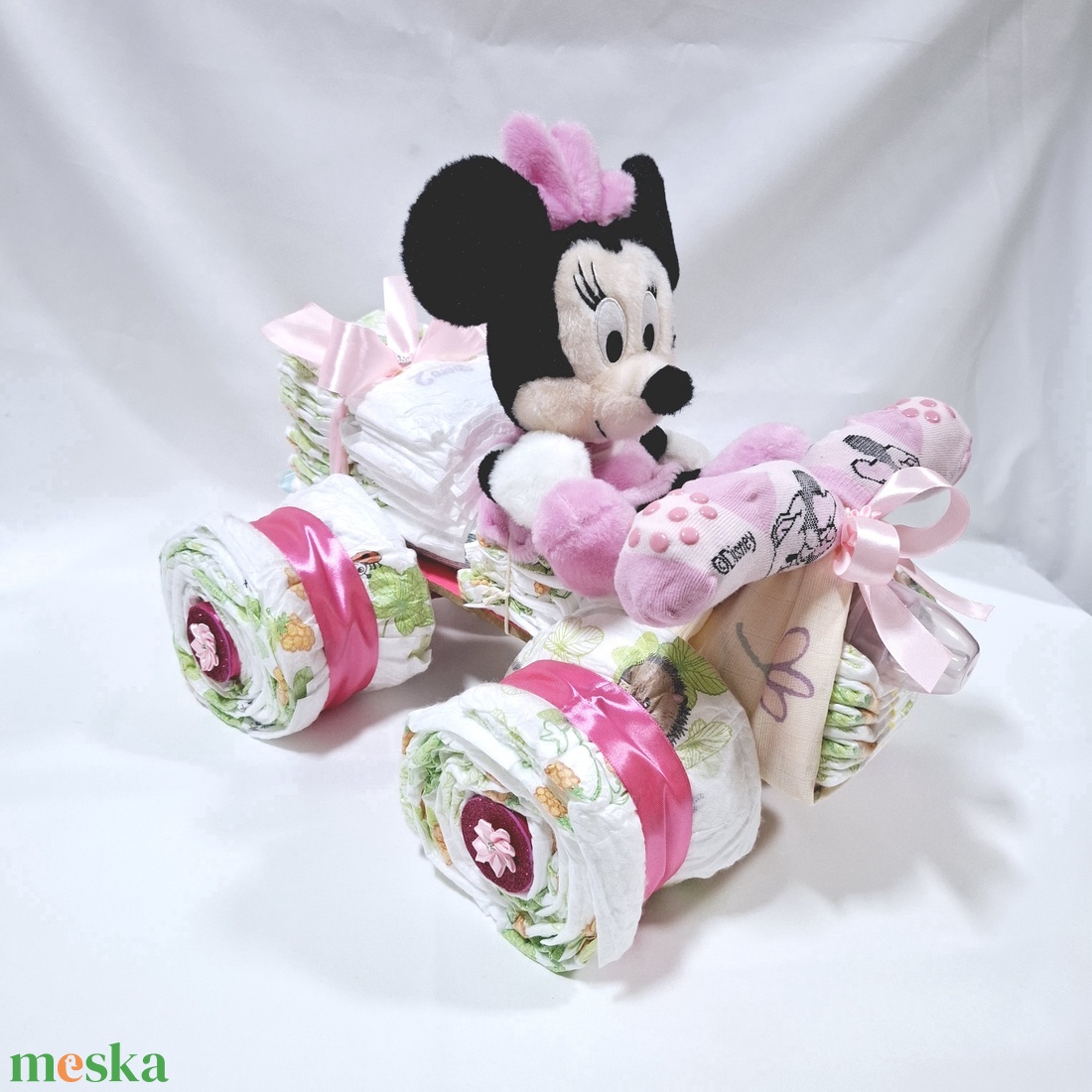 Minnie Quad autó pelenkatorta, 3-6 kg pelenkatorony, babaváró csomag, kelengye - játék & sport - babalátogató ajándékcsomag - Meska.hu Minnie Quad autó pelenkatorta, 3-6 kg pelenkatorony, babaváró csomag, kelengye - játék & sport - babalátogató ajándékcsomag - Meska.hu