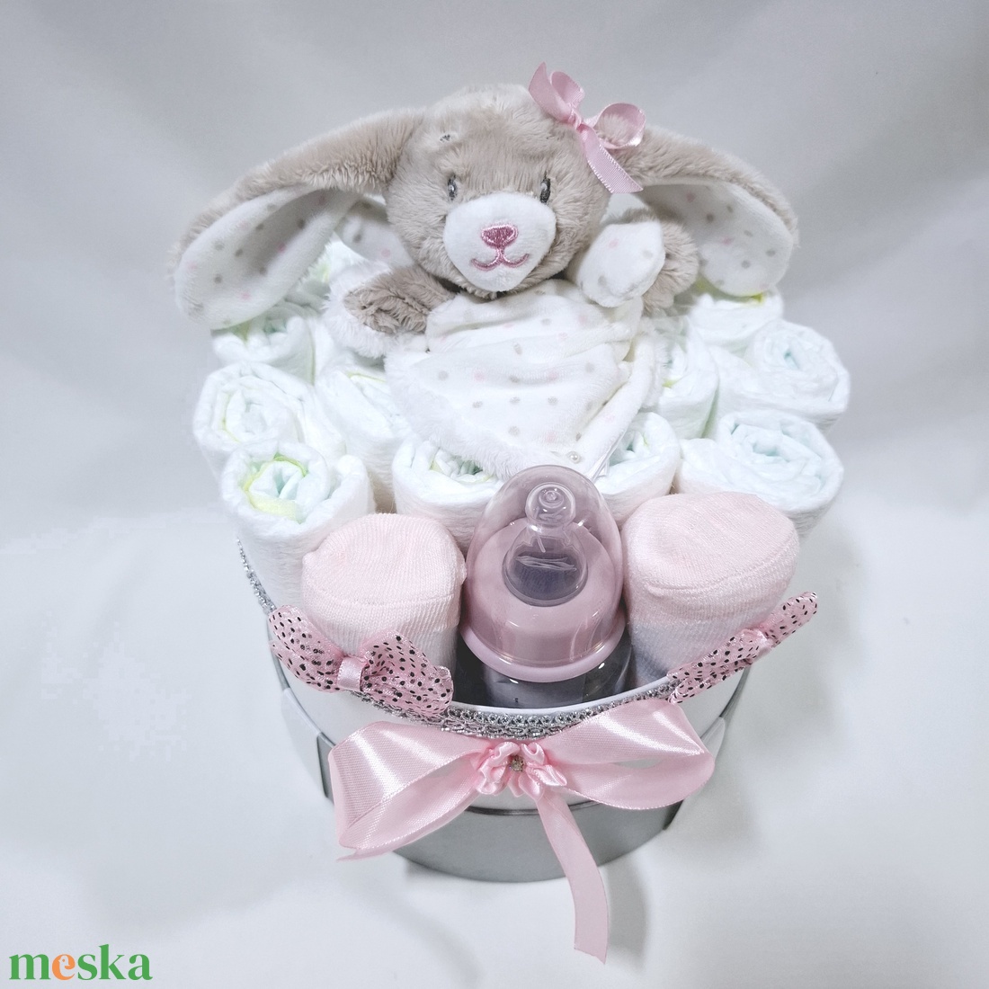 Nyuszi baba box, pelenkatorta 4-8 kg pelenkadoboz, babaváró csomag, kelengye - játék & sport - babalátogató ajándékcsomag - Meska.hu Nyuszi baba box, pelenkatorta 4-8 kg pelenkadoboz, babaváró csomag, kelengye - játék & sport - babalátogató ajándékcsomag - Meska.hu