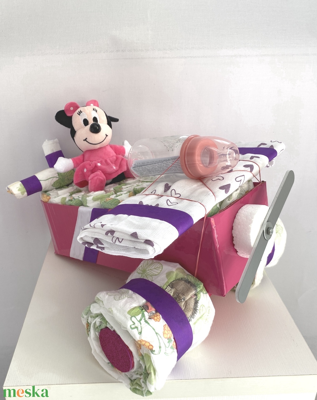 Mickey repülő pelenkatorta, 3-6kg pelenkatorony, babaváró csomag, kelengye - játék & sport - babalátogató ajándékcsomag - Meska.hu Mickey repülő pelenkatorta, 3-6kg pelenkatorony, babaváró csomag, kelengye - játék & sport - babalátogató ajándékcsomag - Meska.hu